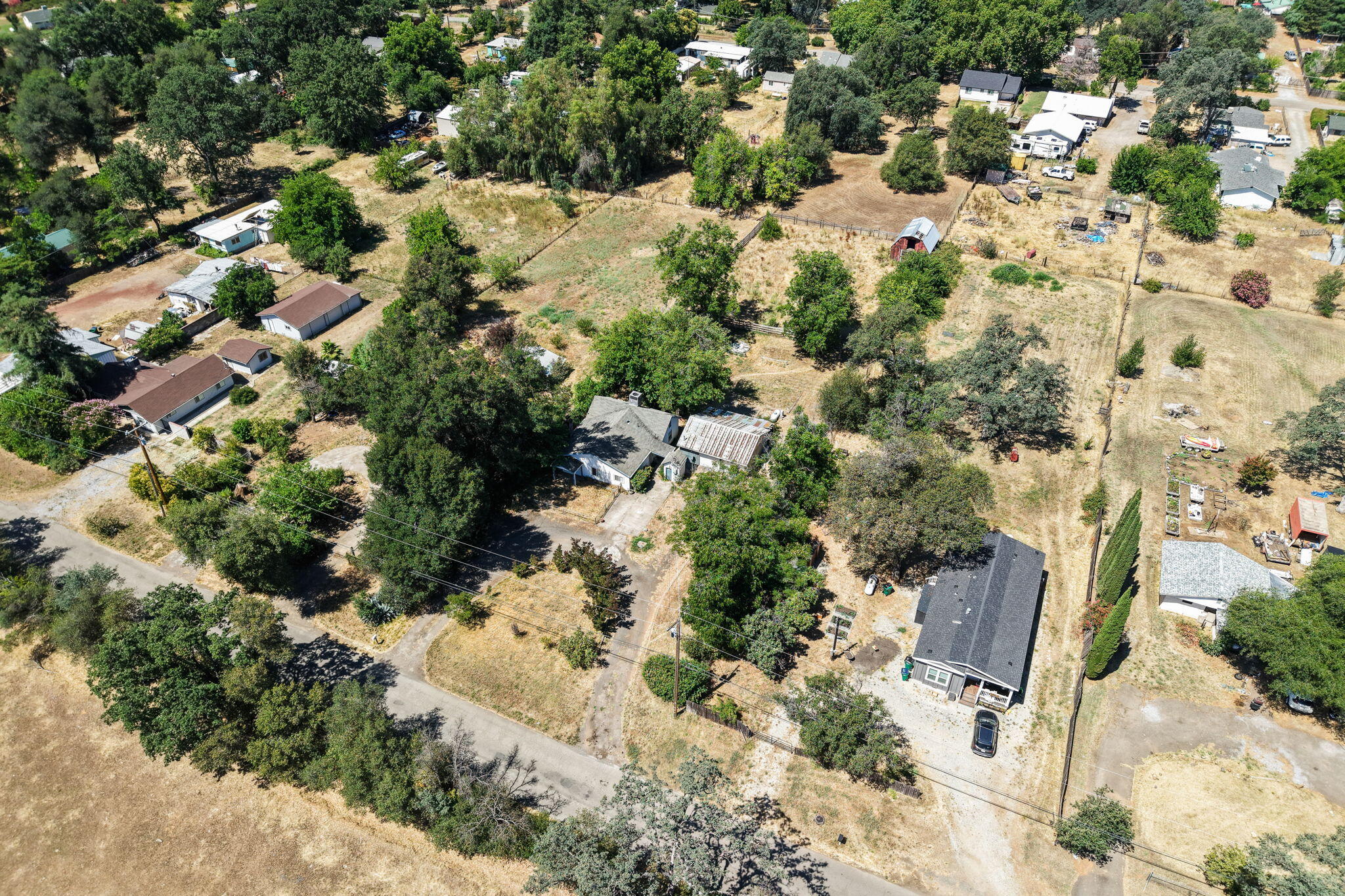 main property photo 40