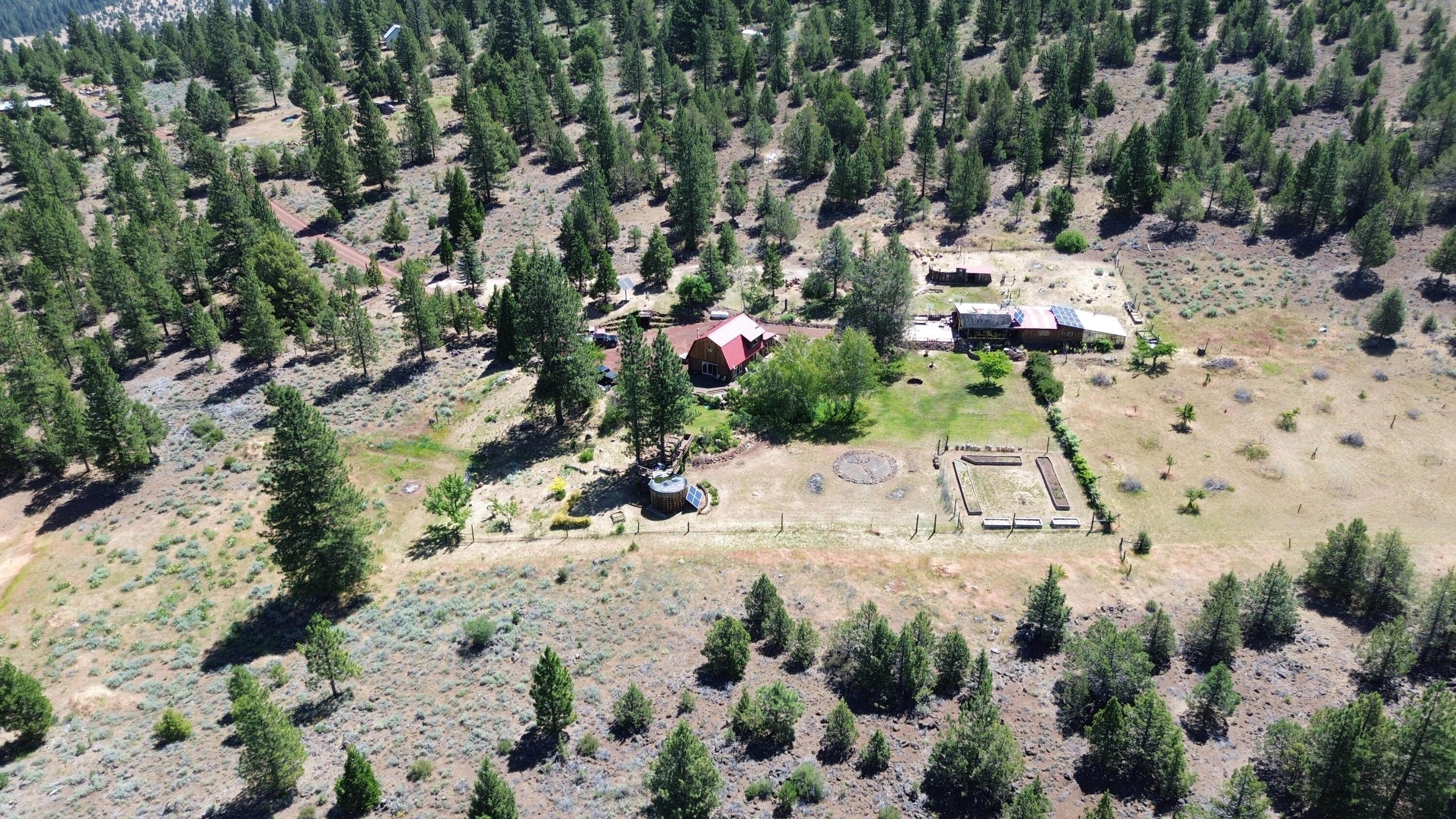main property photo 40