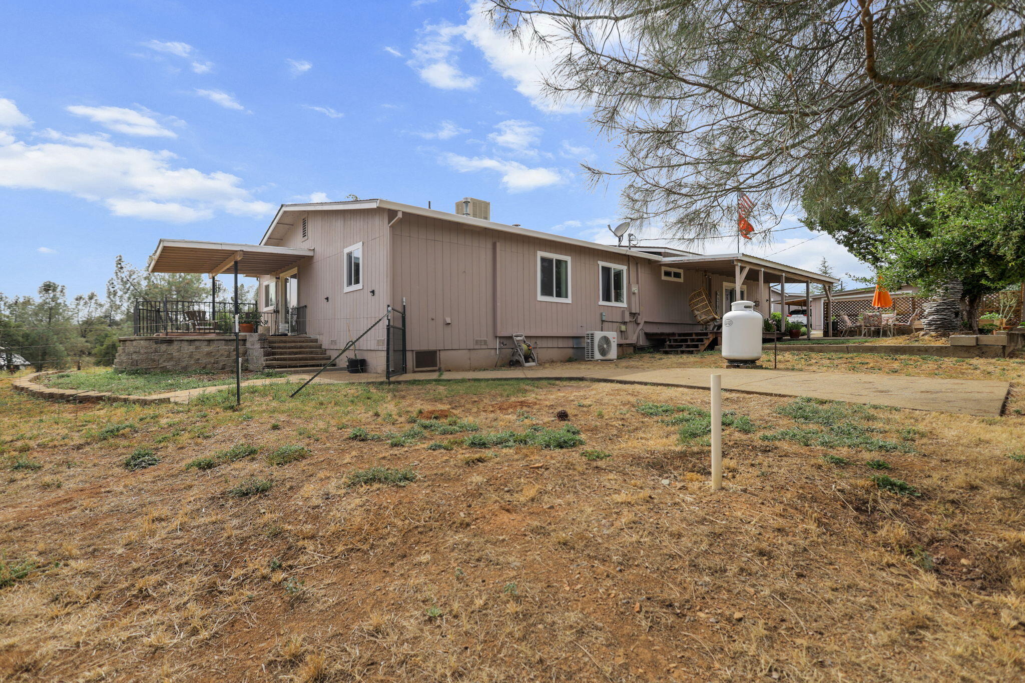 main property photo 39