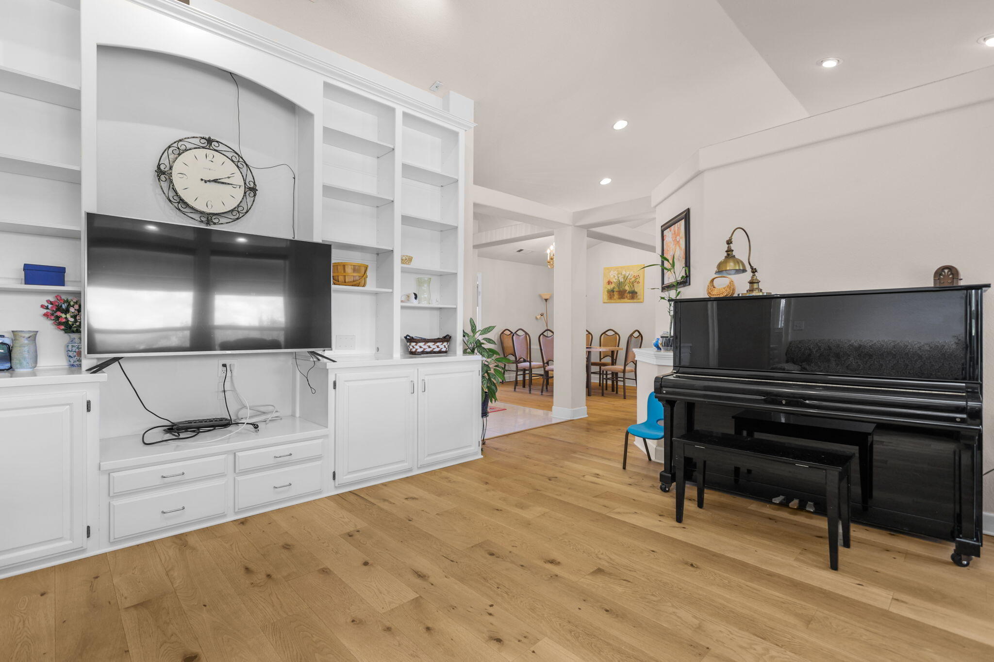 main property photo 14