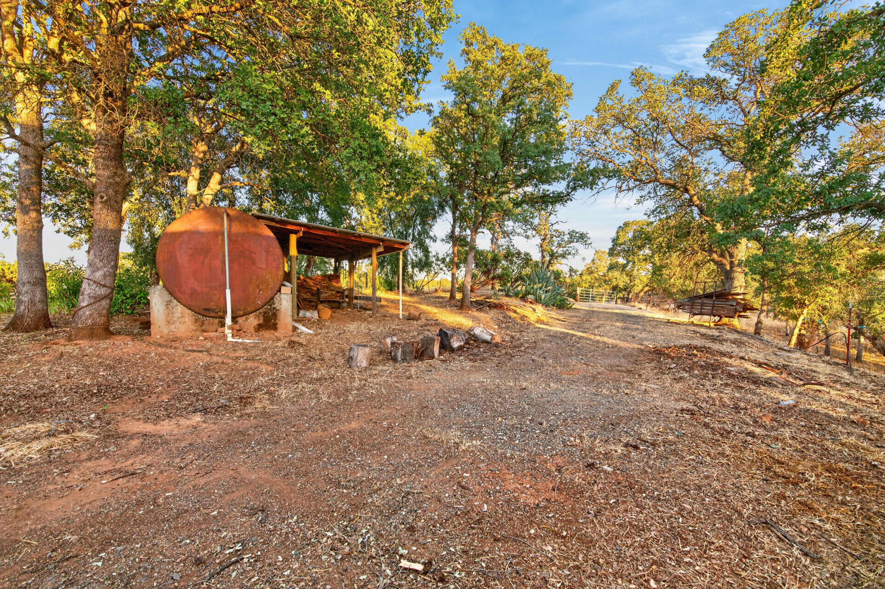 main property photo 25