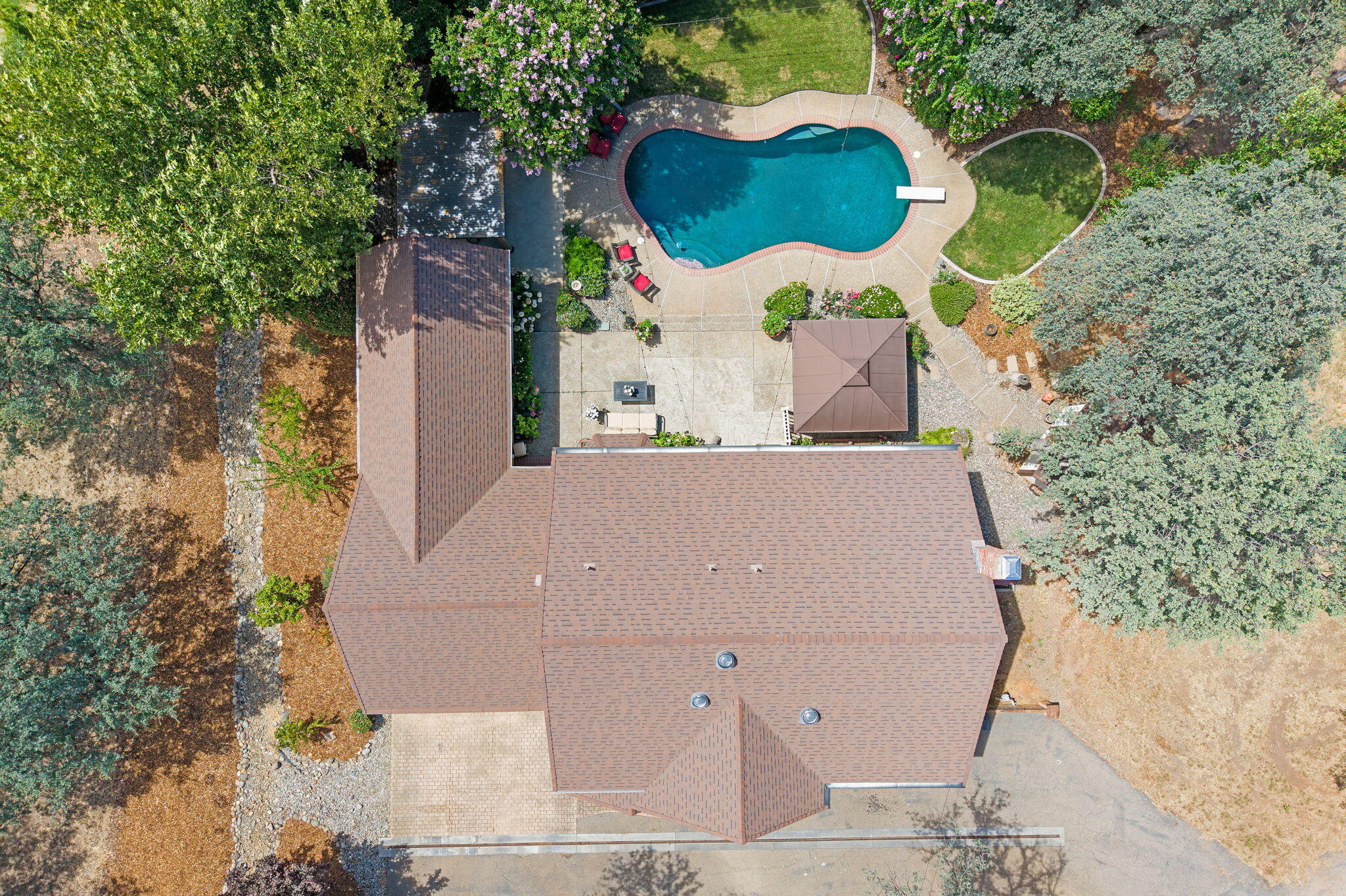 main property photo 75