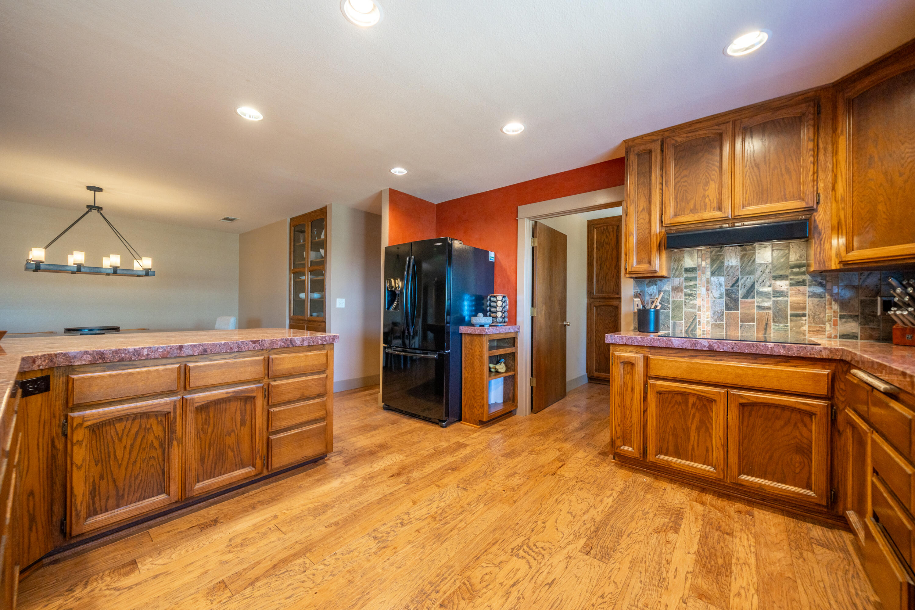 main property photo 19