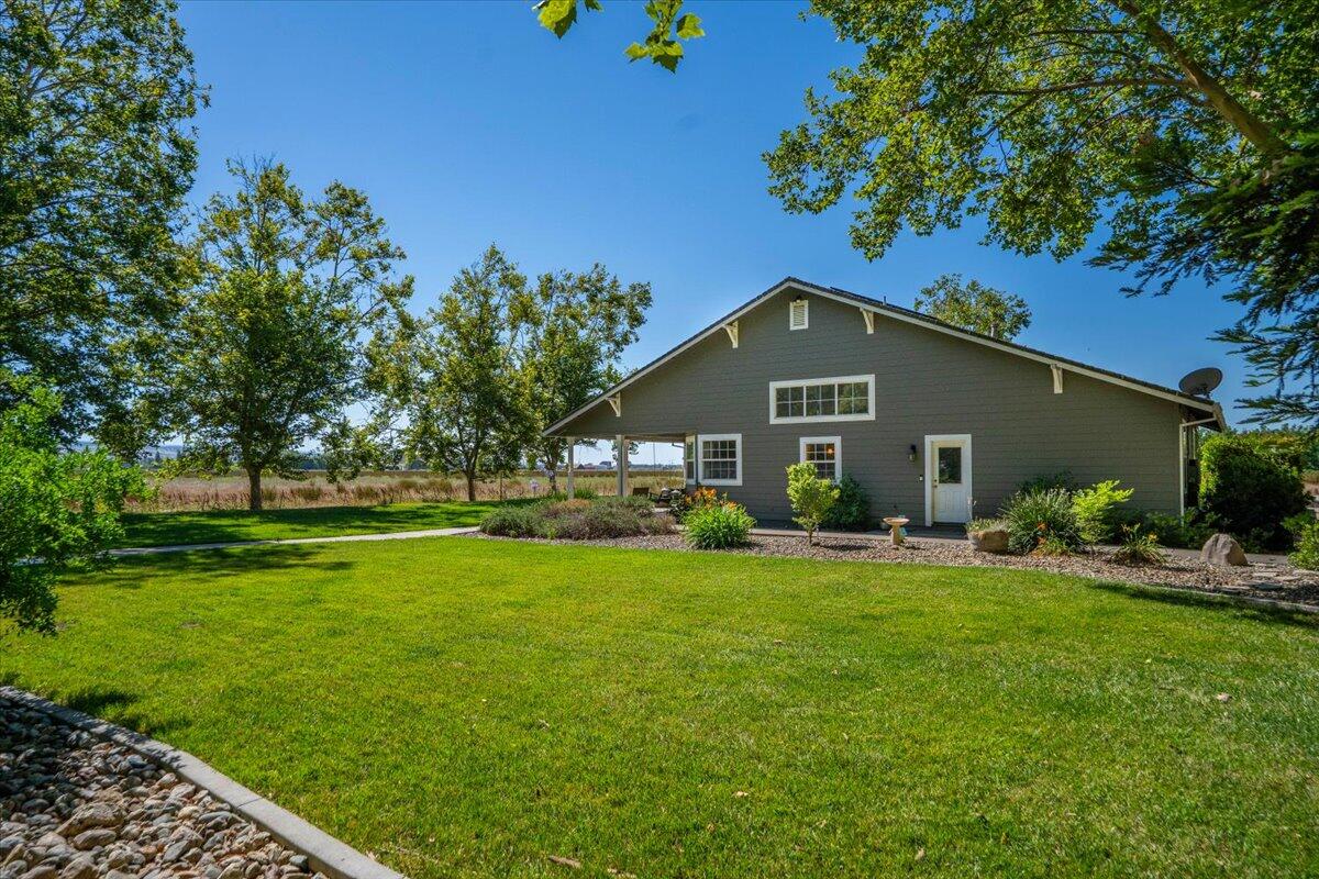 main property photo 78