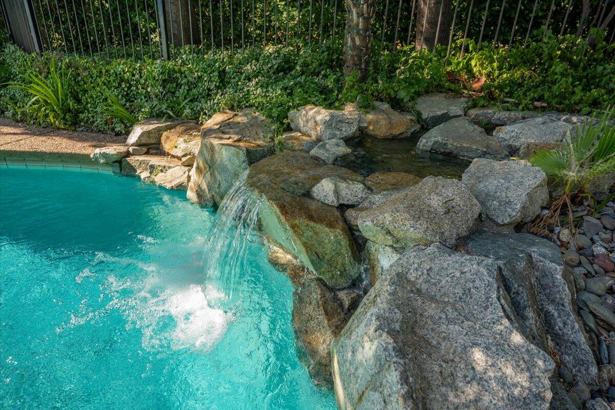 main property photo 70