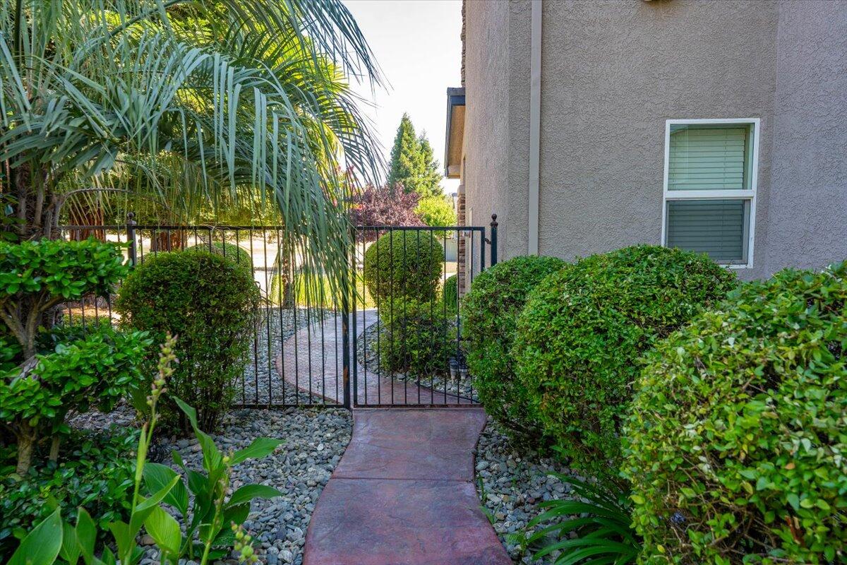 main property photo 90