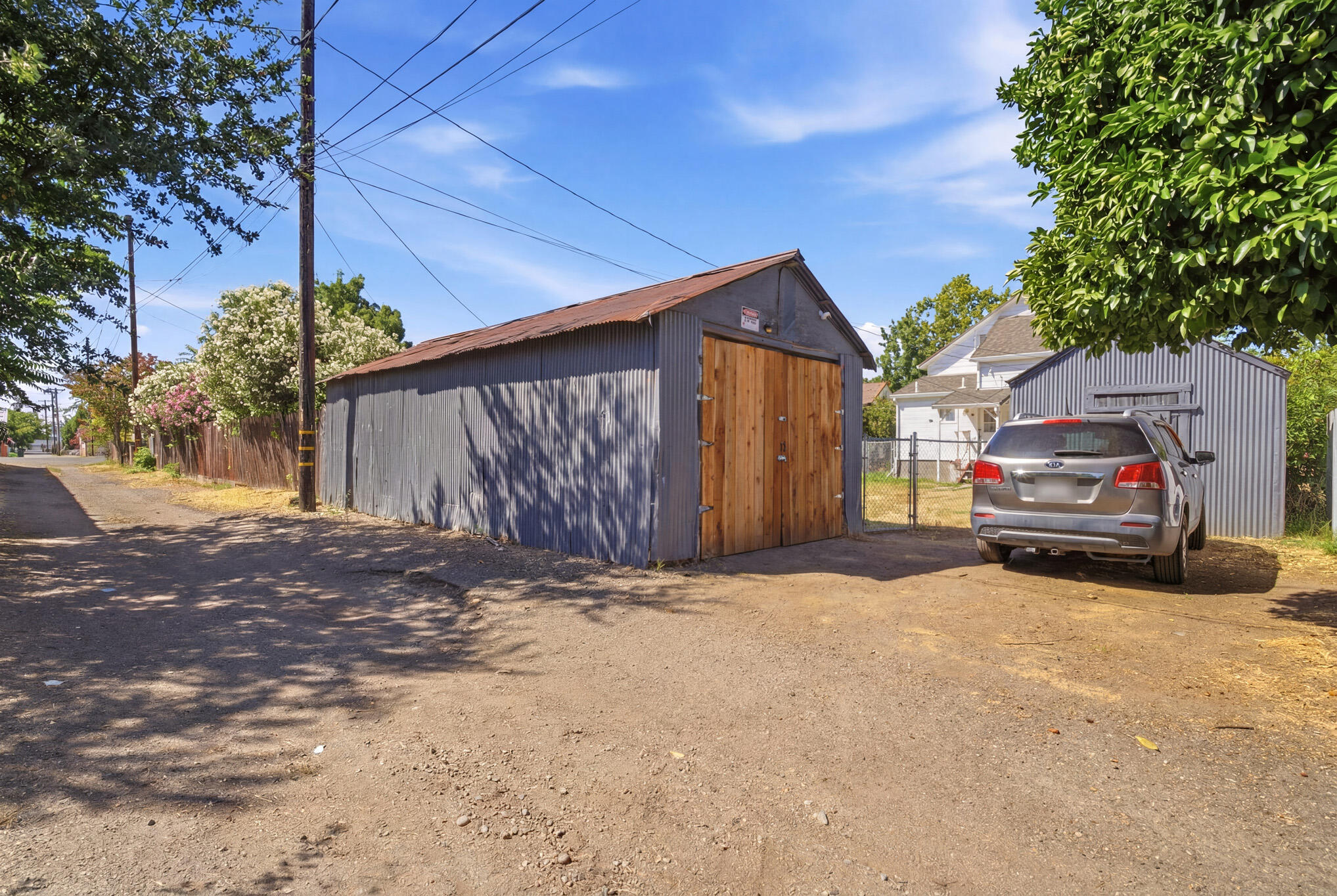 main property photo 30