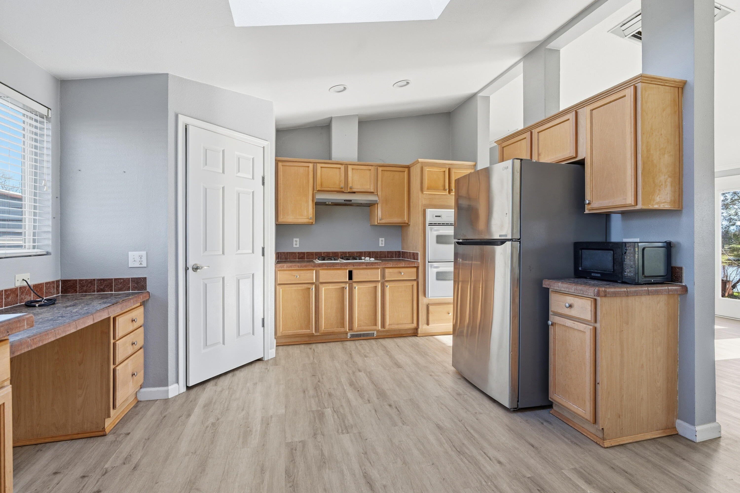 main property photo 11