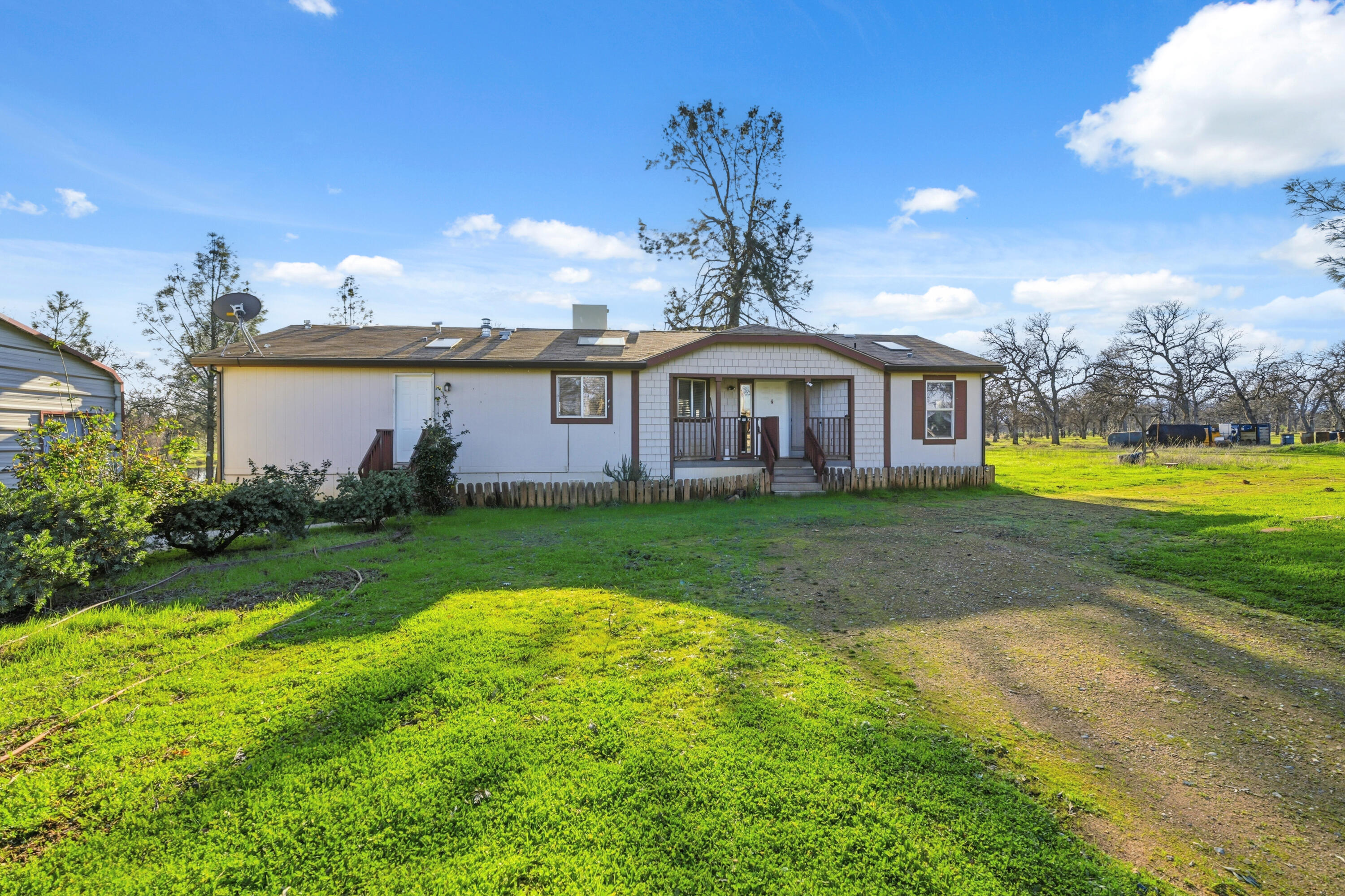 main property photo 40