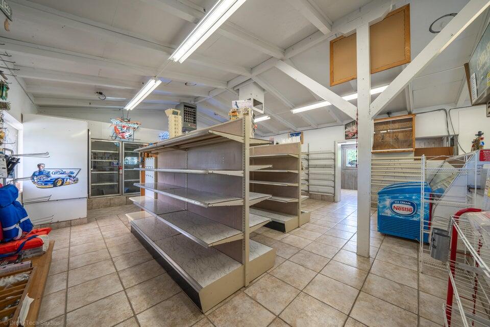 main property photo 18