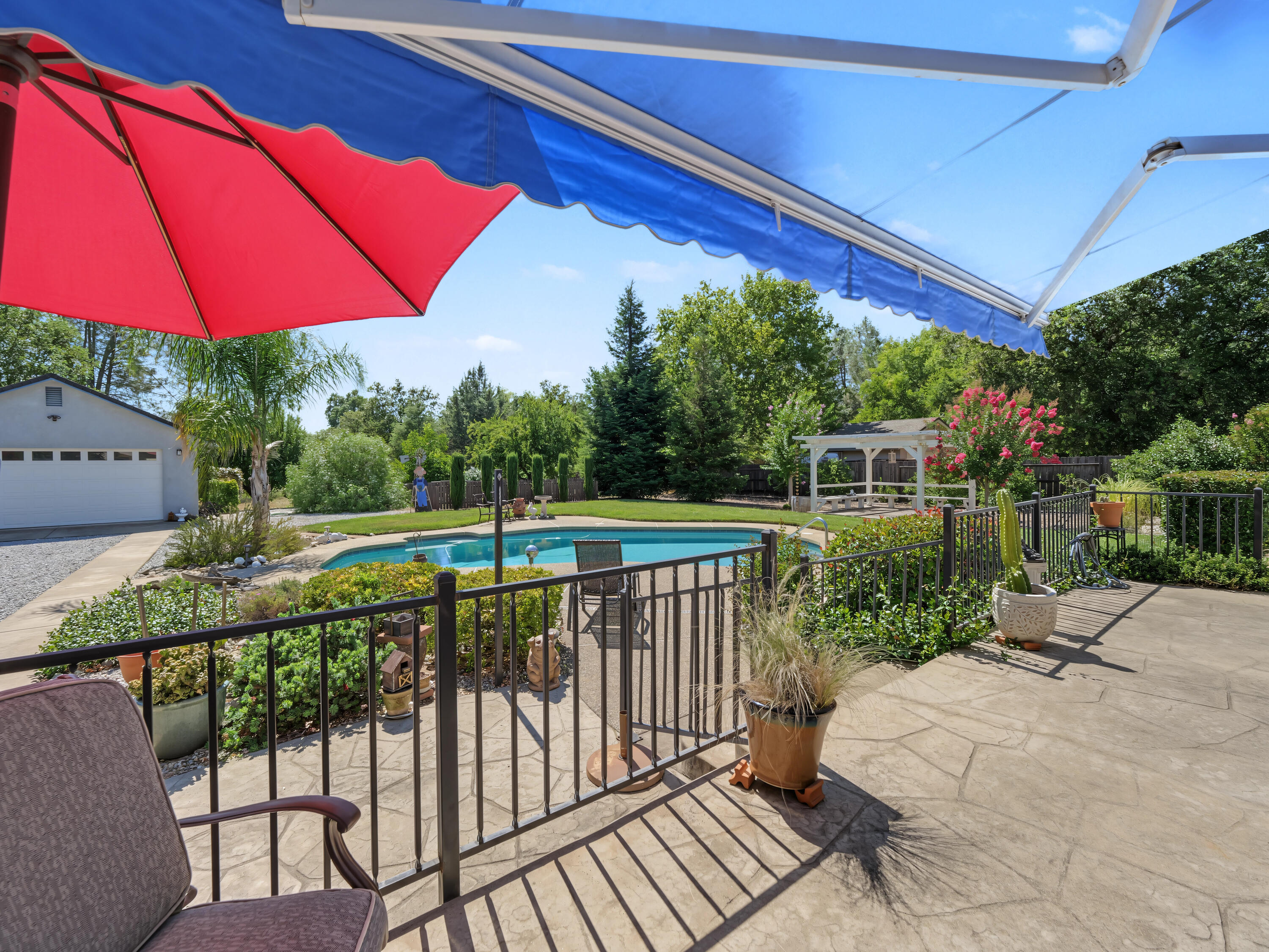 main property photo 19