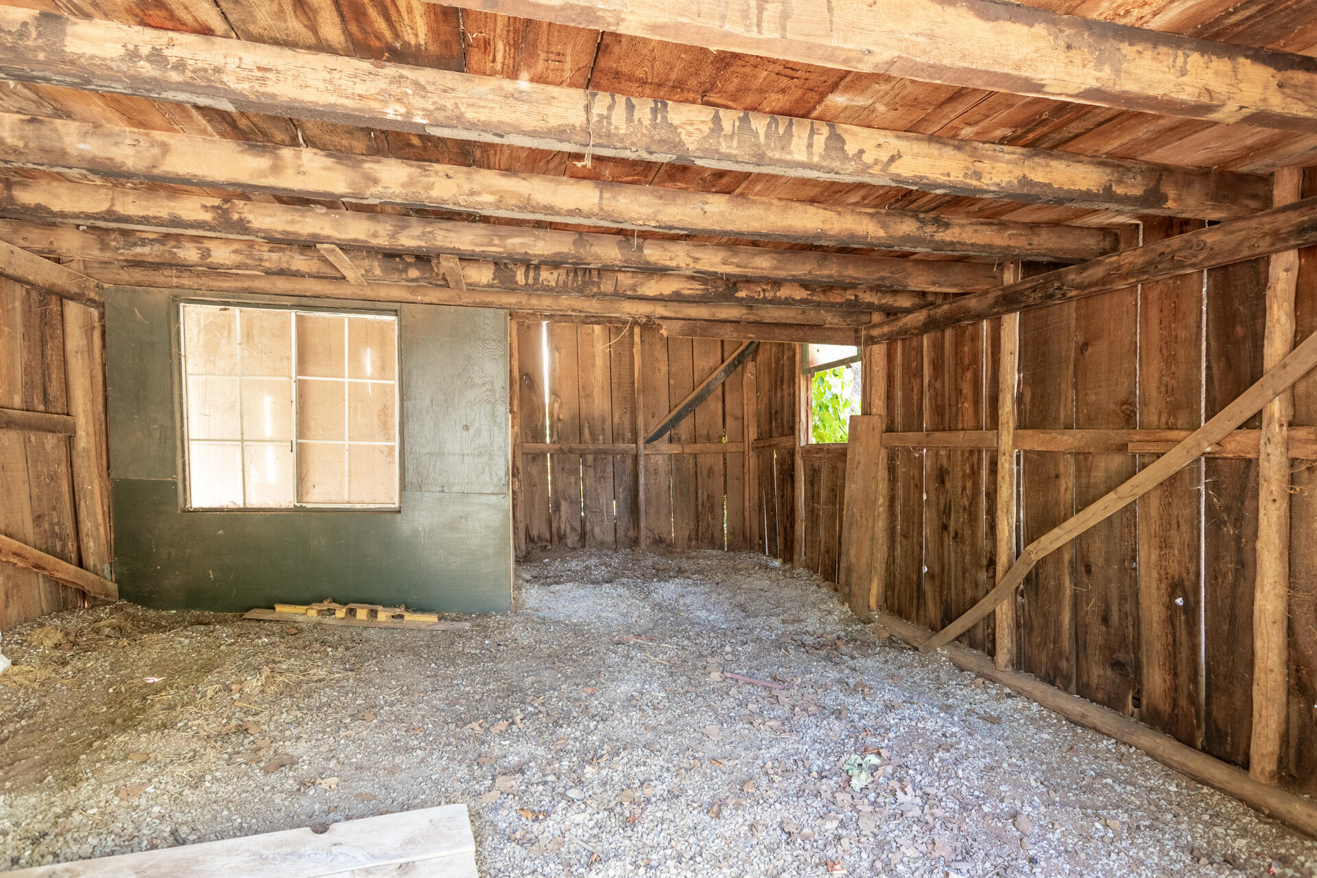 main property photo 25
