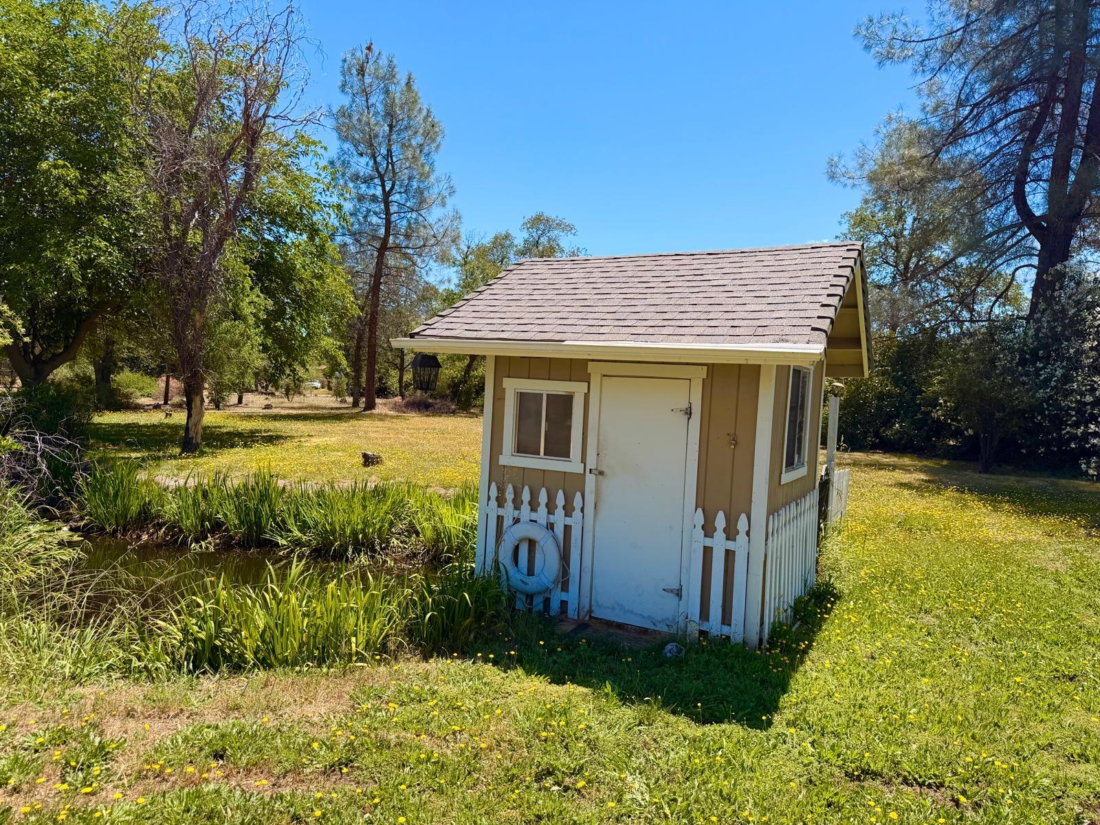 main property photo 32