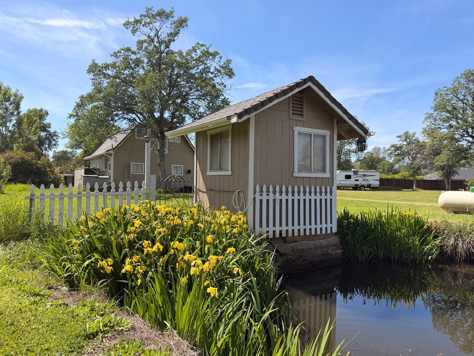 main property photo 41