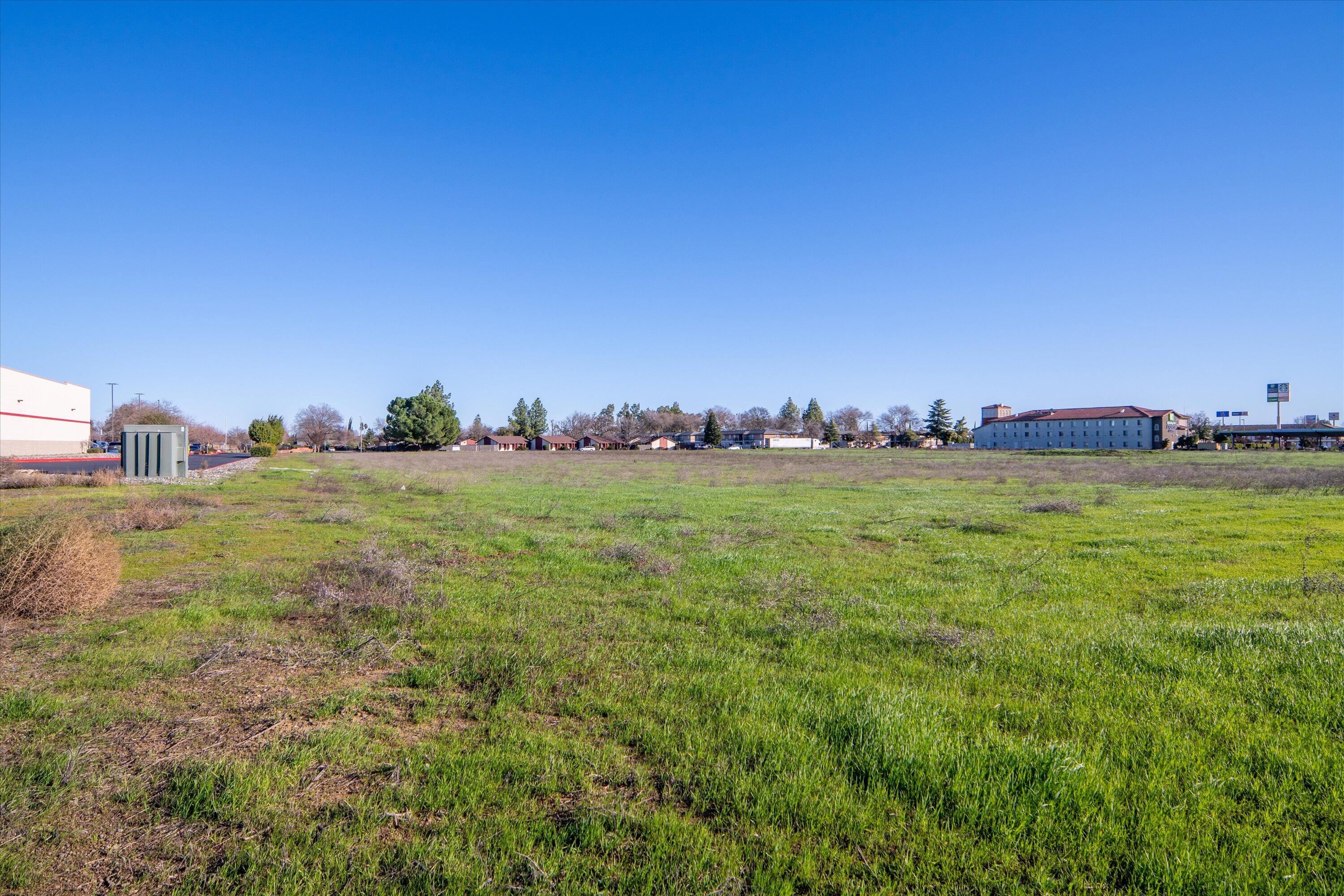 main property photo 12