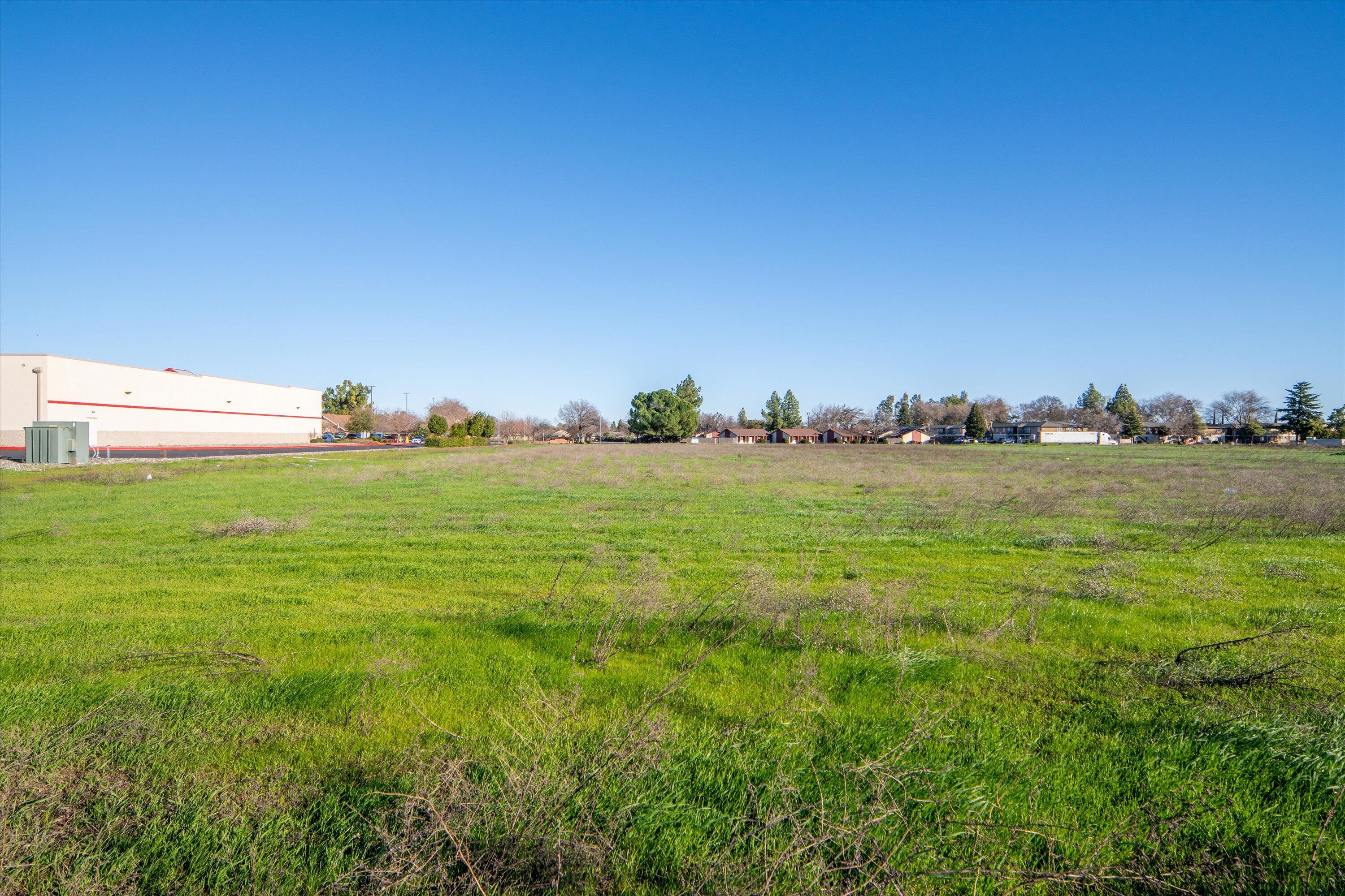 main property photo 13