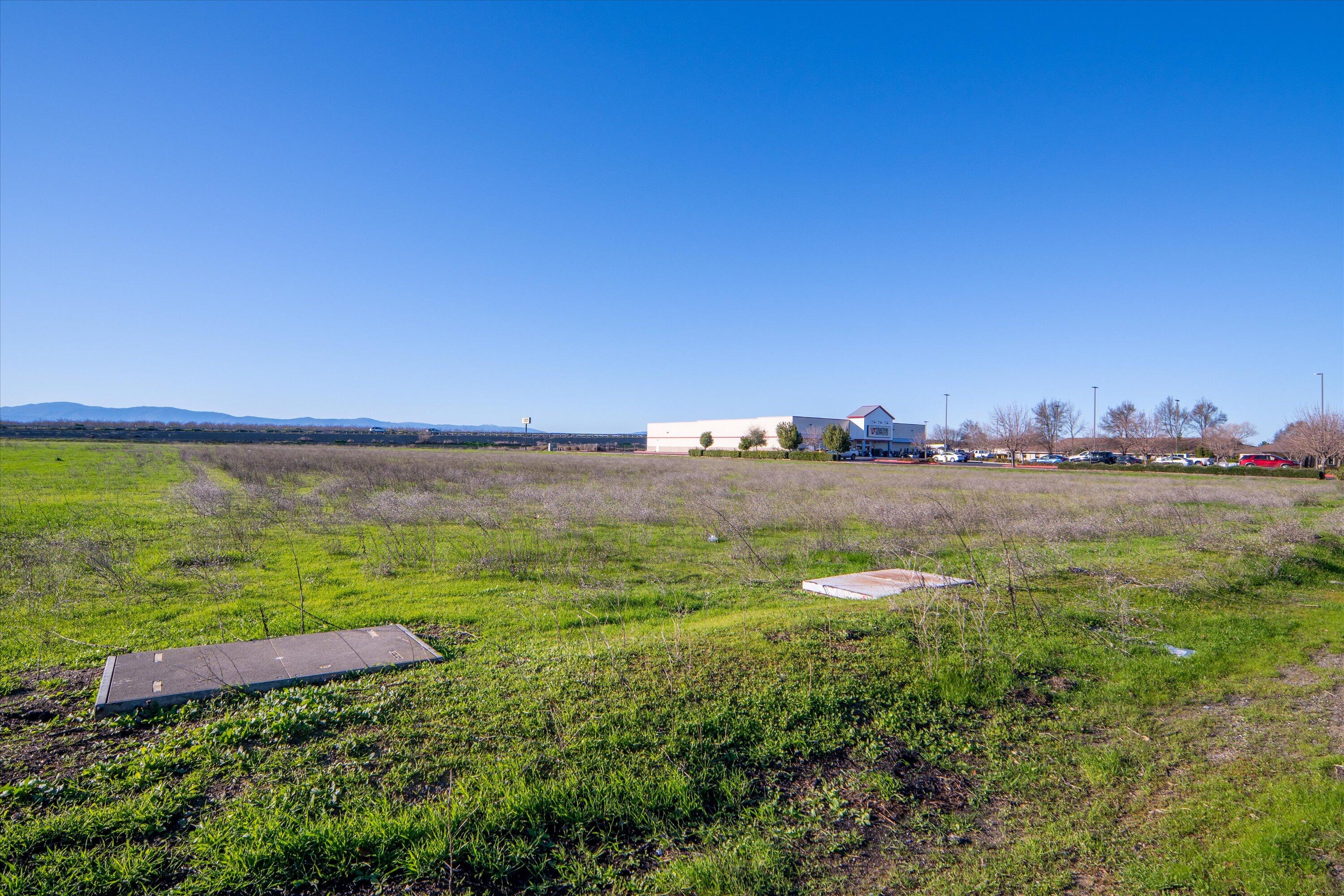main property photo 8