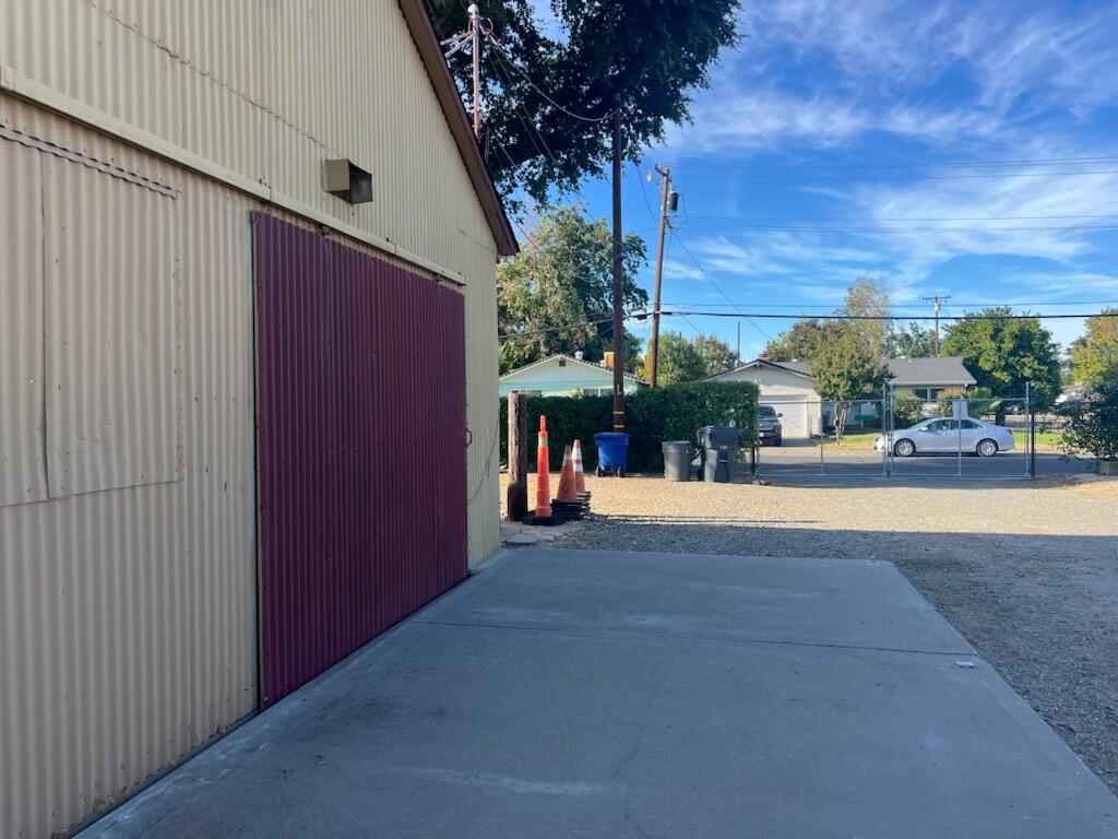 main property photo 34