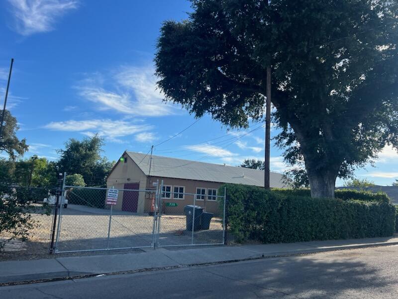 main property photo 37