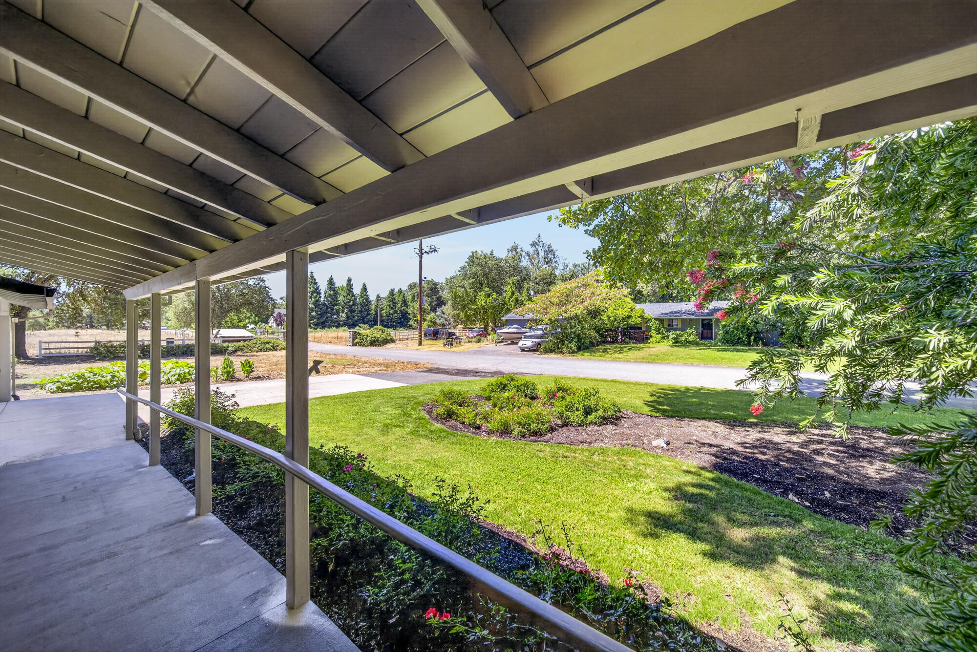 main property photo 30