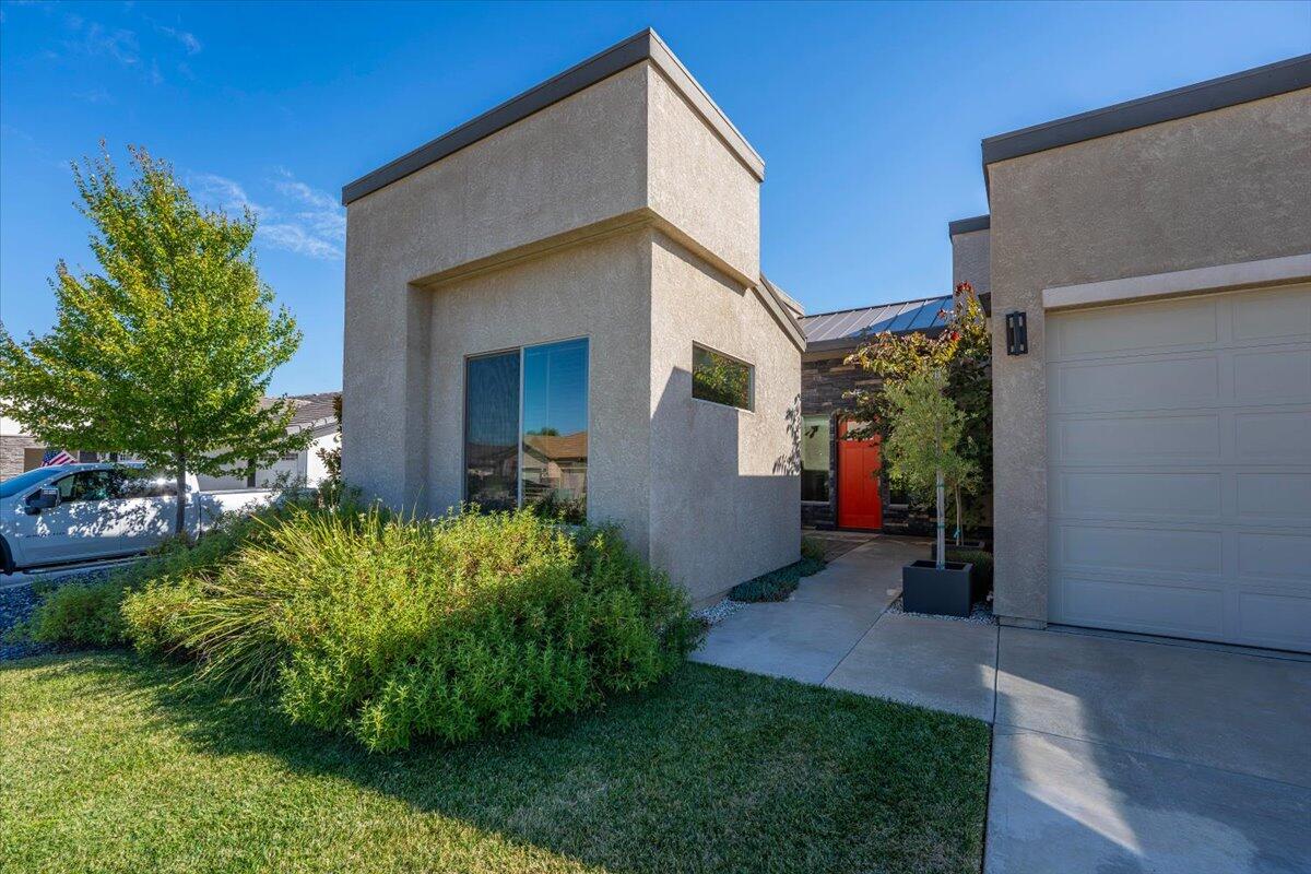 main property photo 74