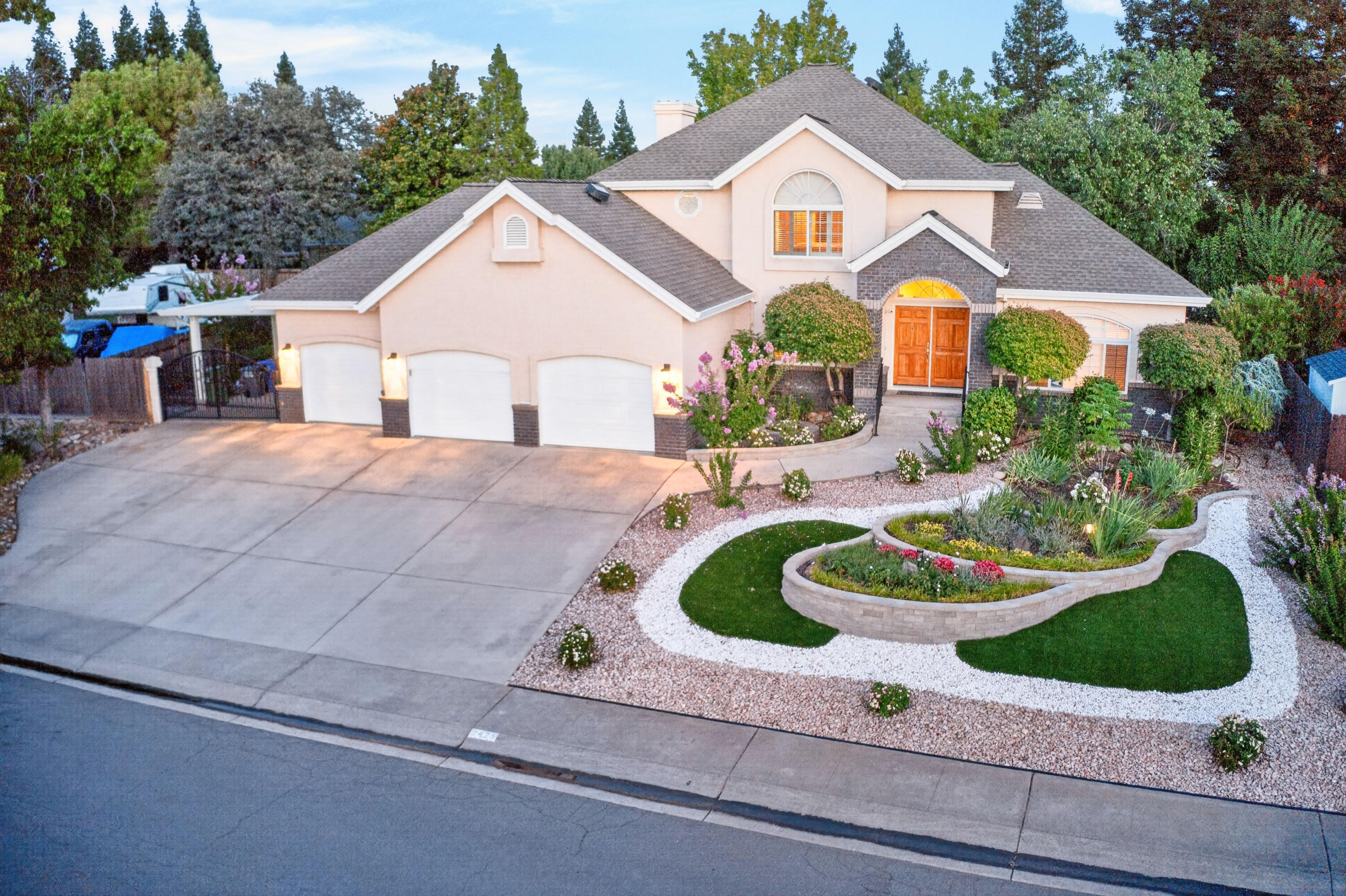 main property photo 31
