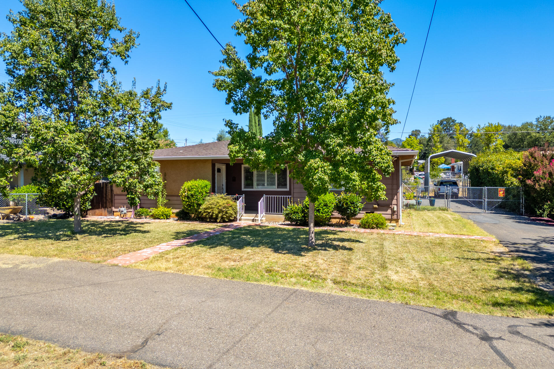 main property photo 12