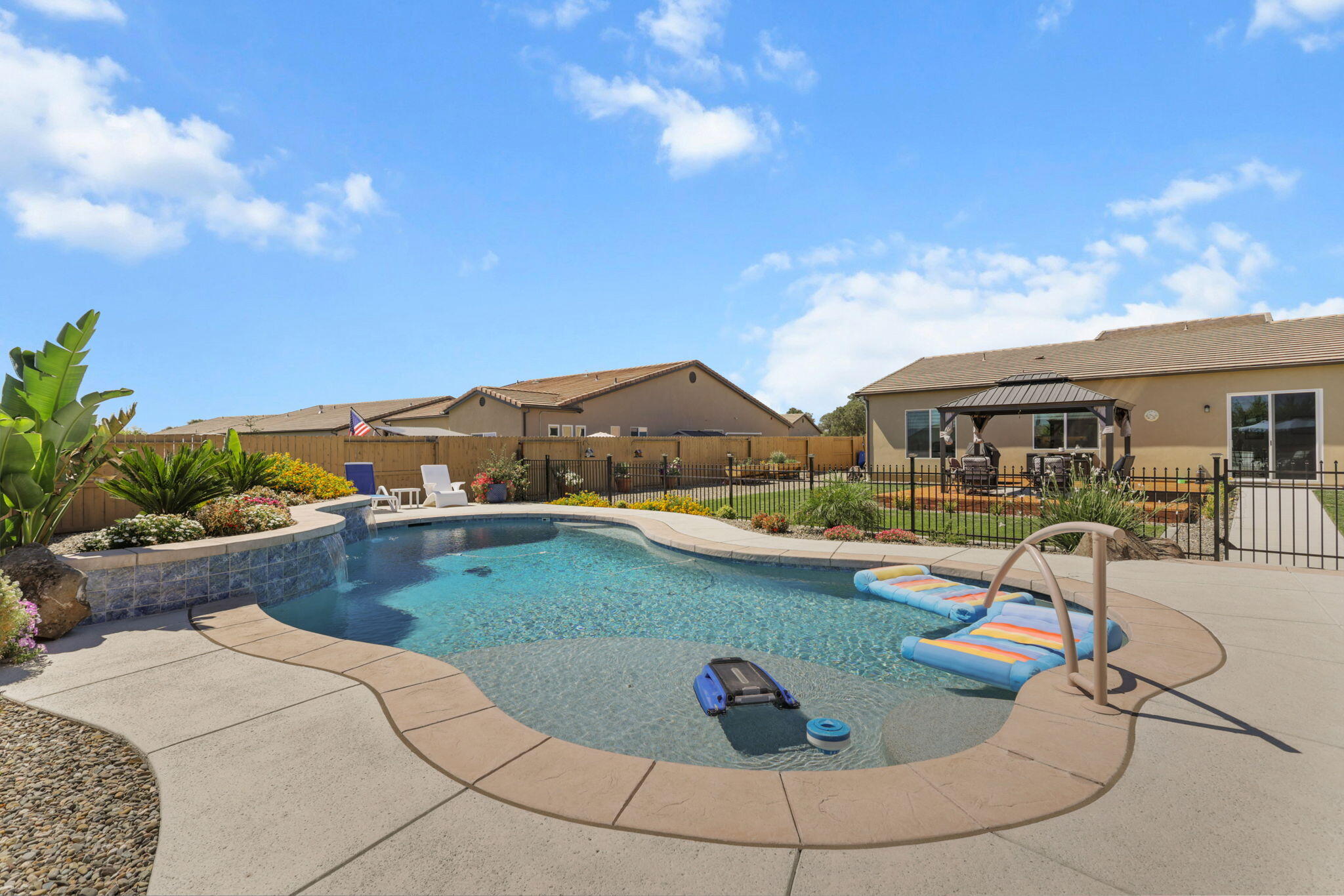 main property photo 53