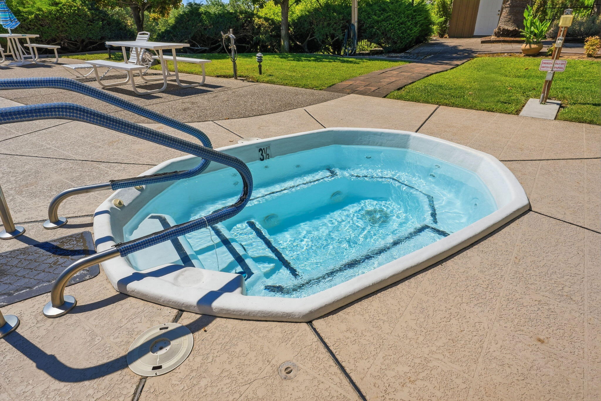 main property photo 35