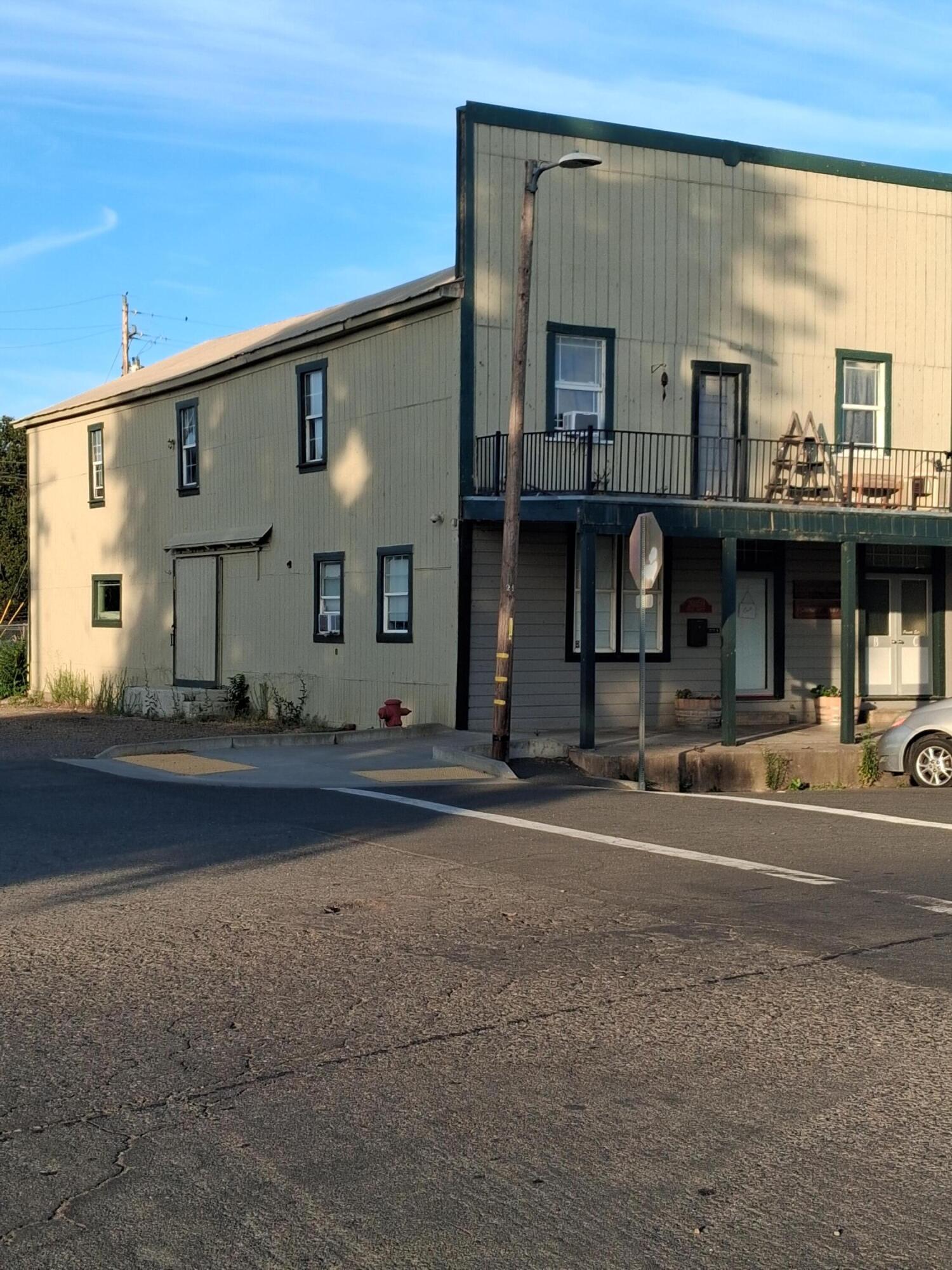 main property photo 6