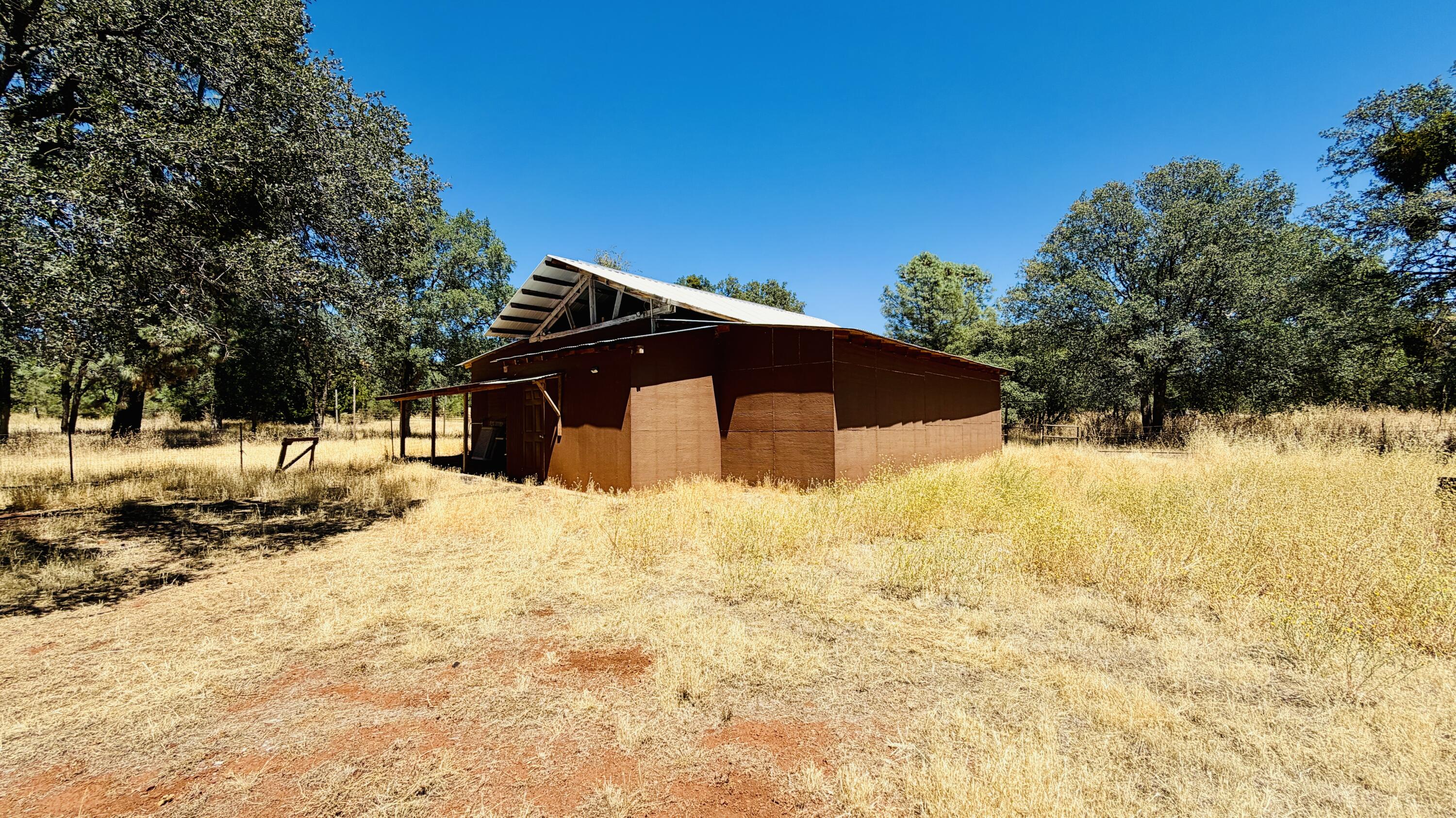 main property photo 28