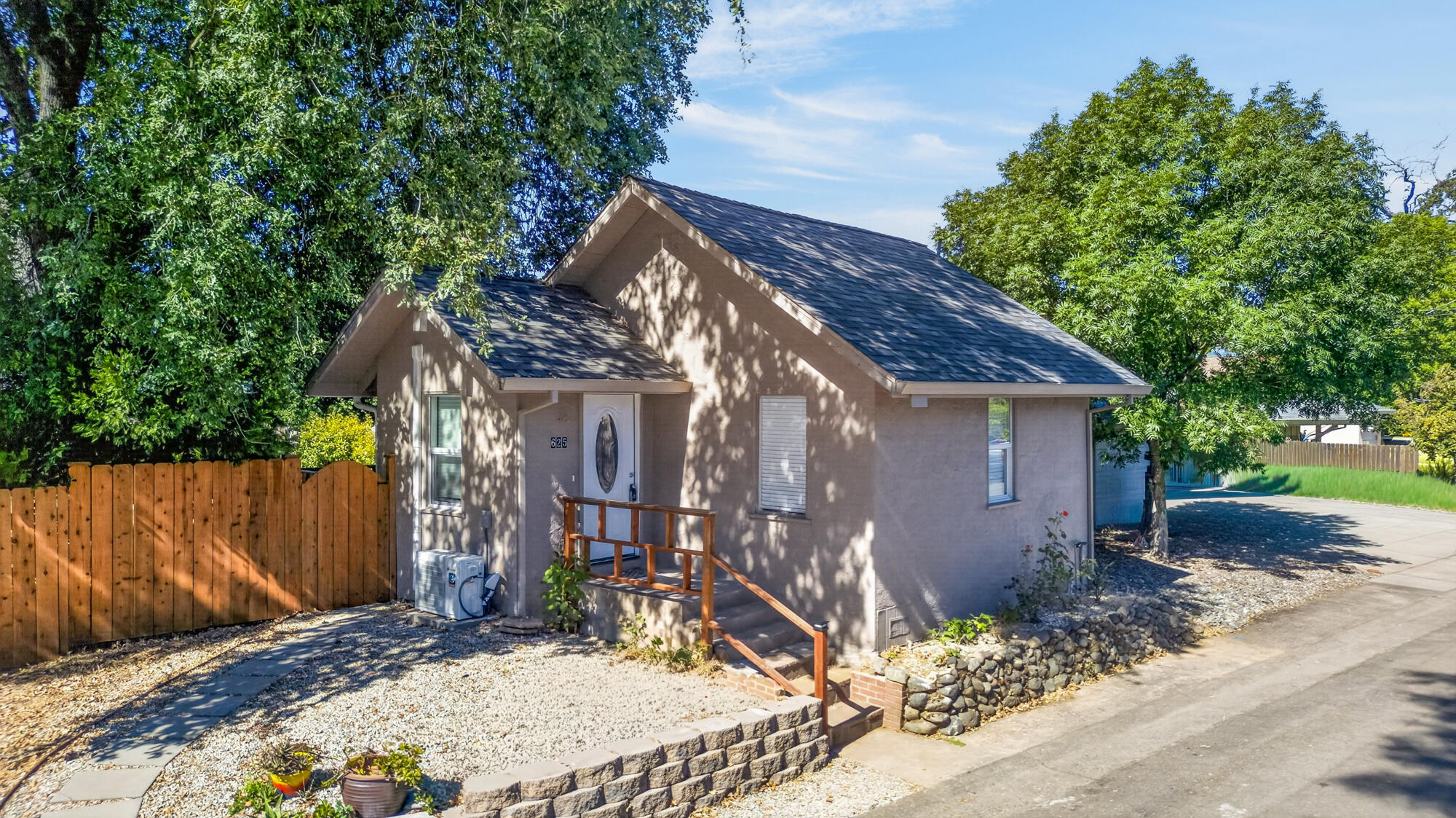 main property photo 22