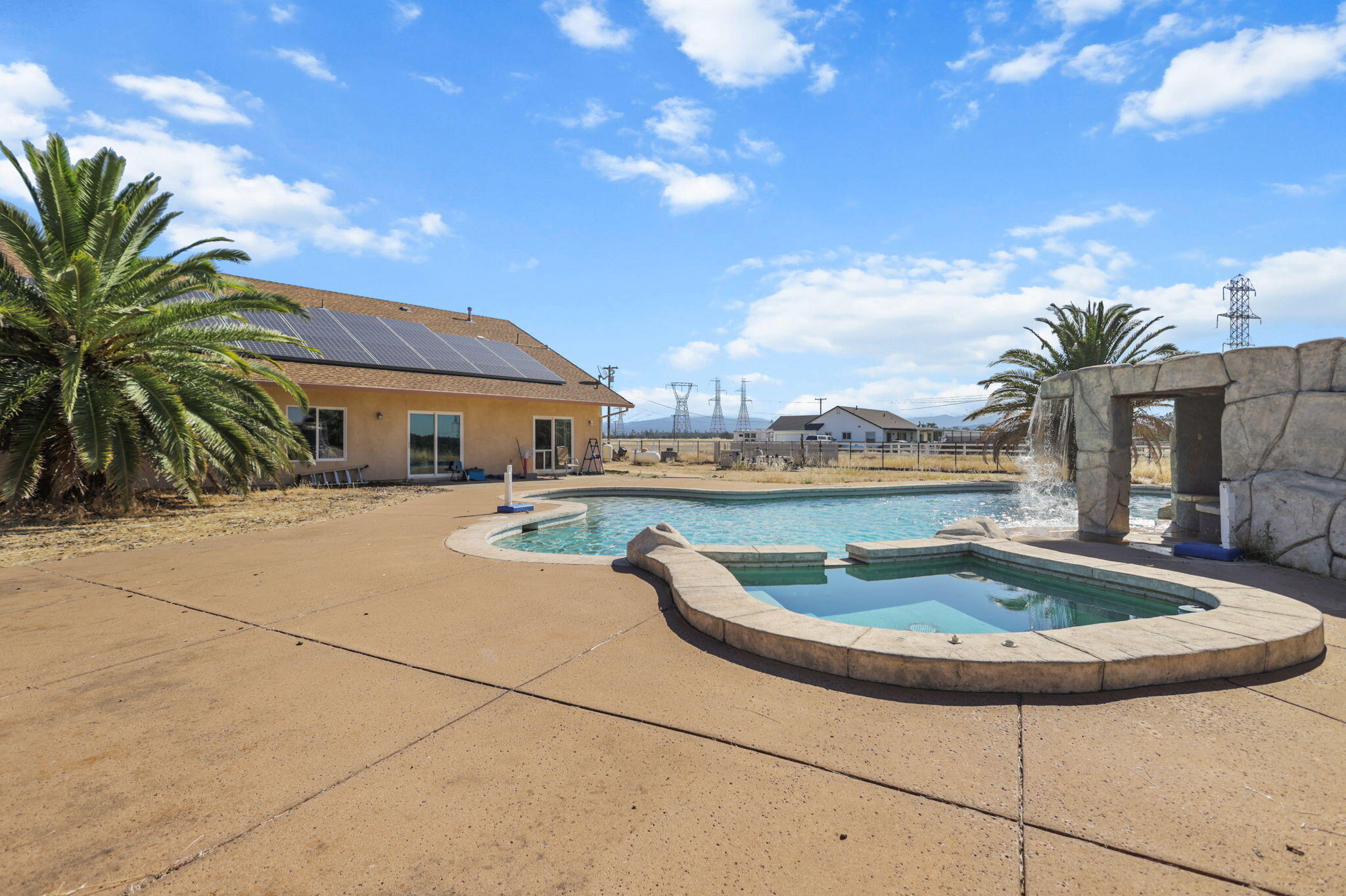 main property photo 37