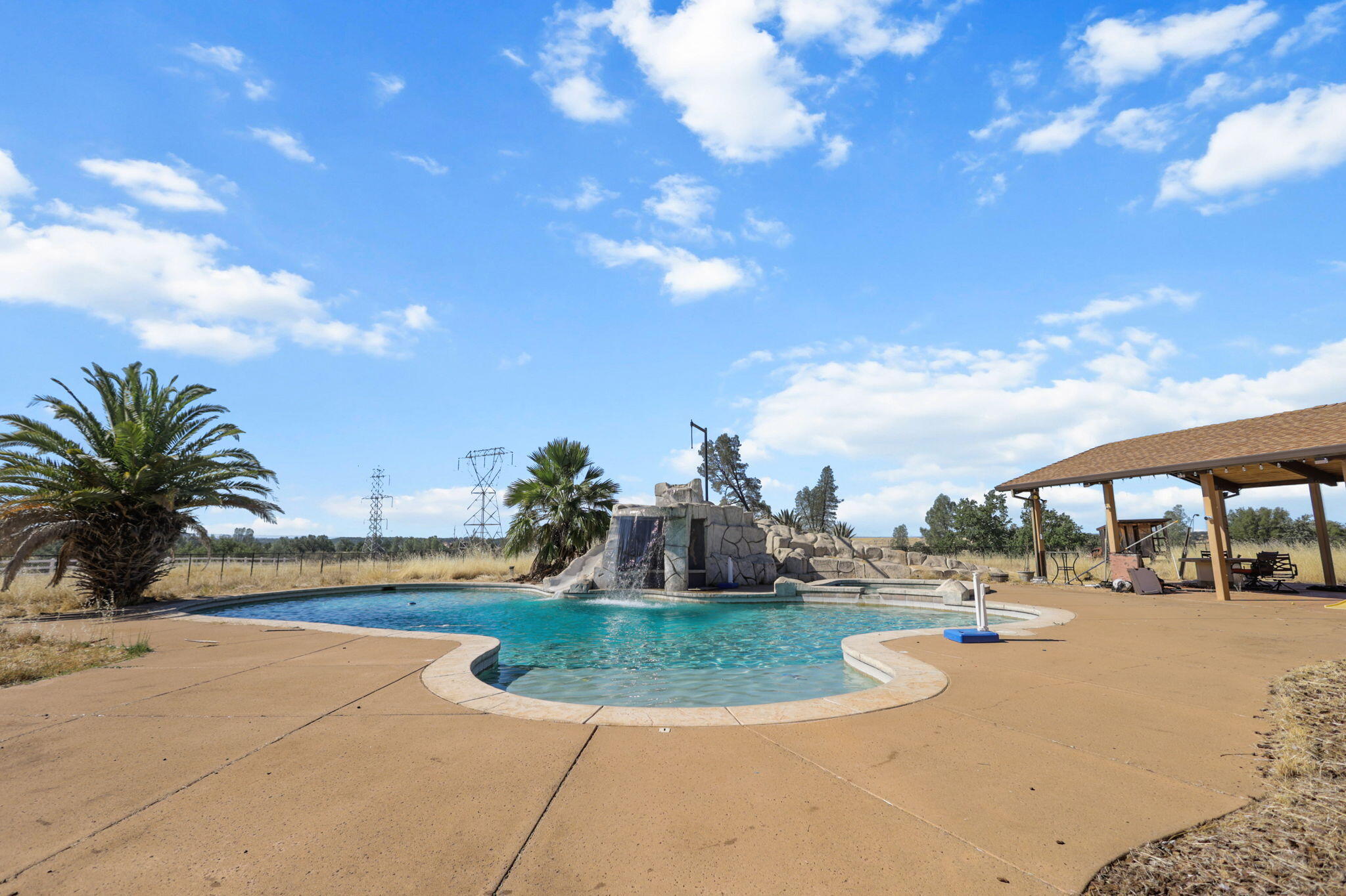 main property photo 45