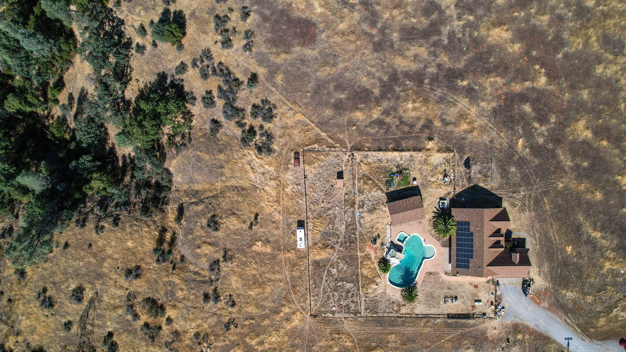 main property photo 50