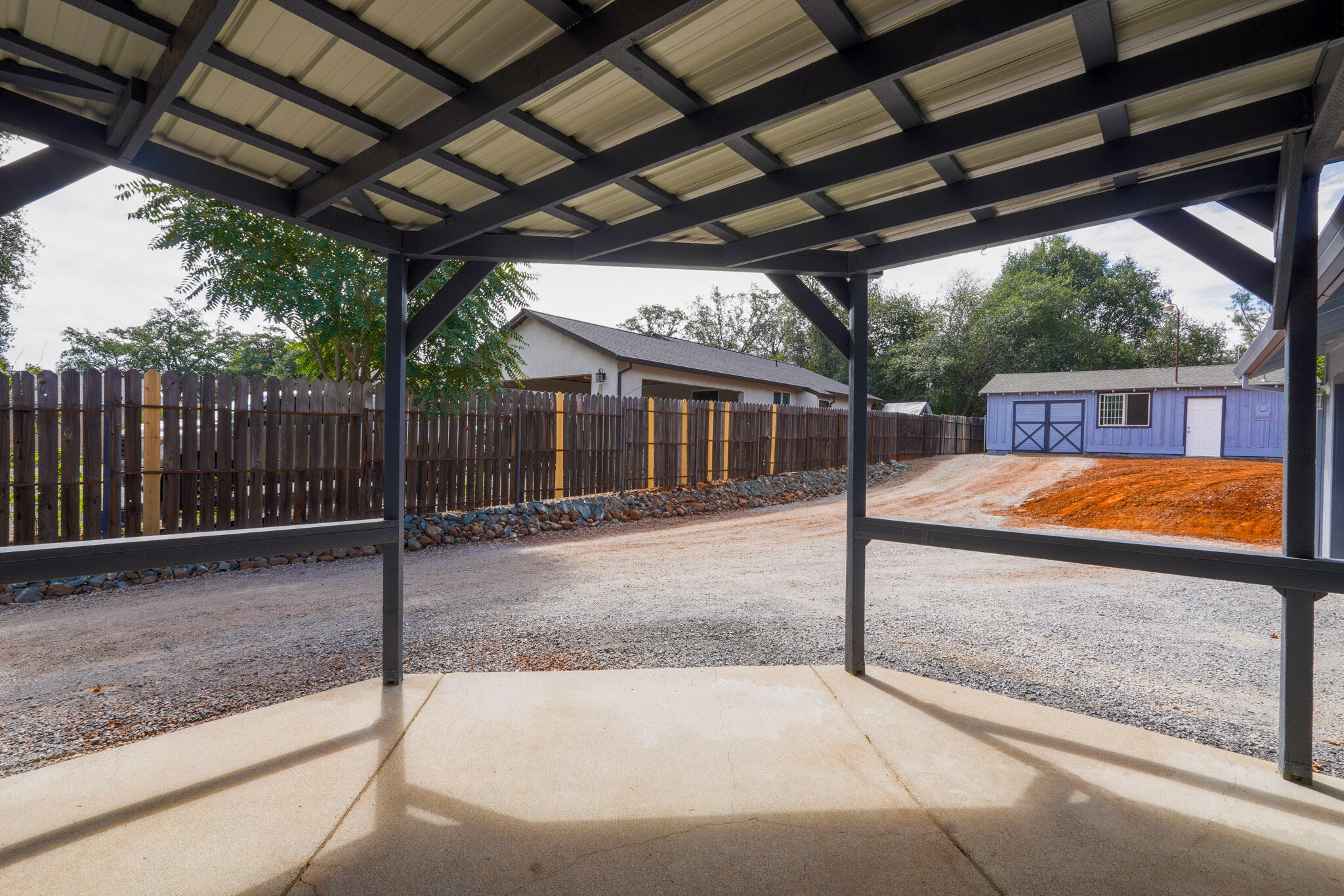 main property photo 25