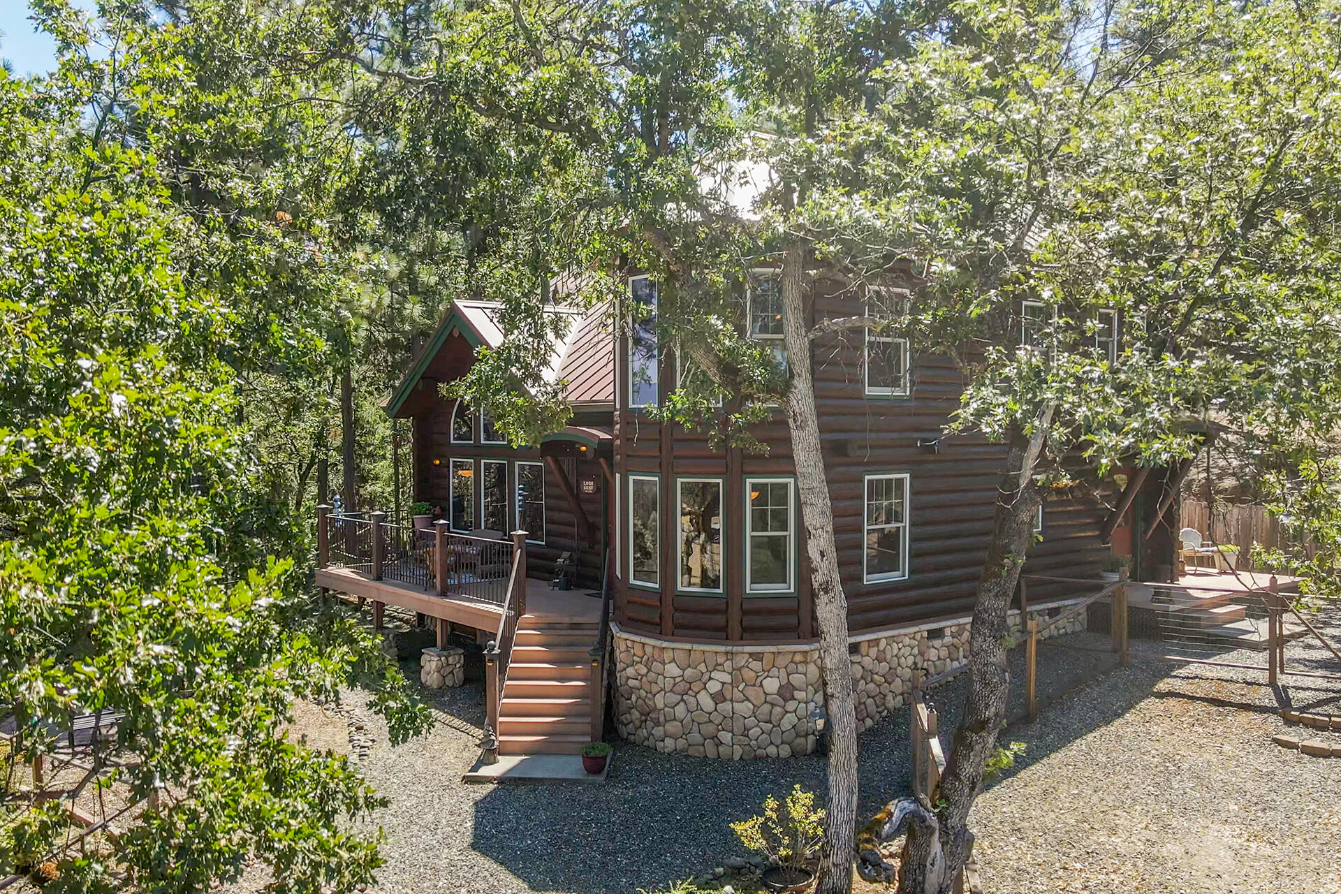 main property photo 11