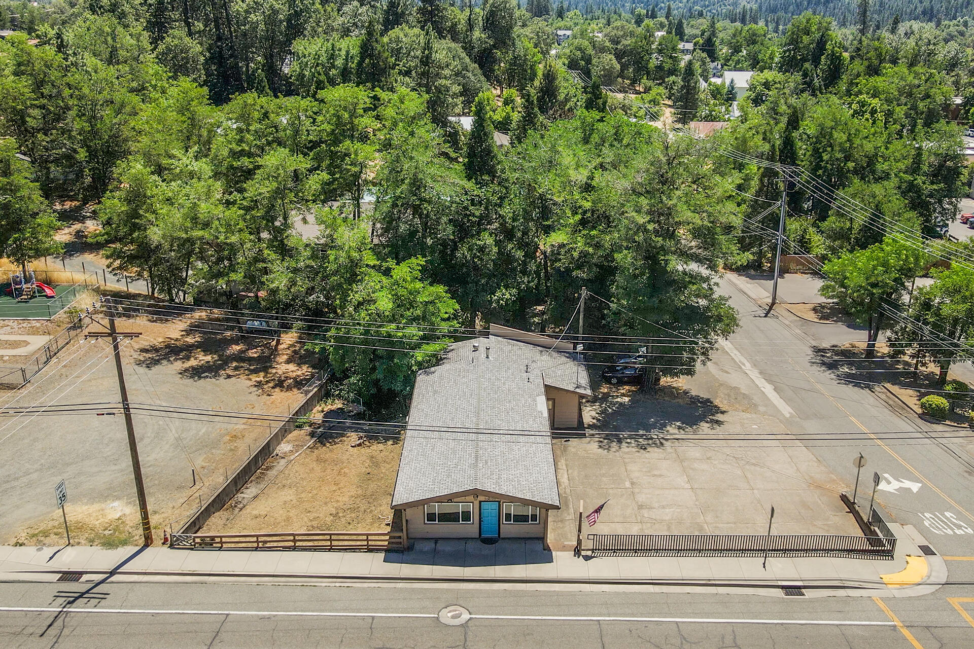 main property photo 31