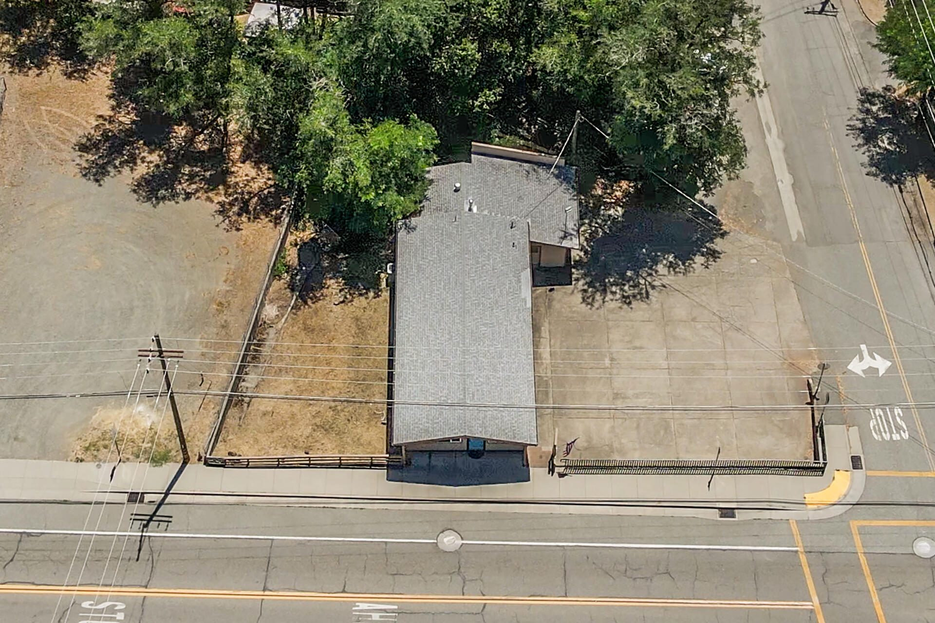 main property photo 32