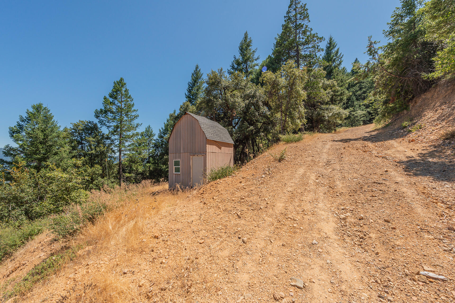 main property photo 19