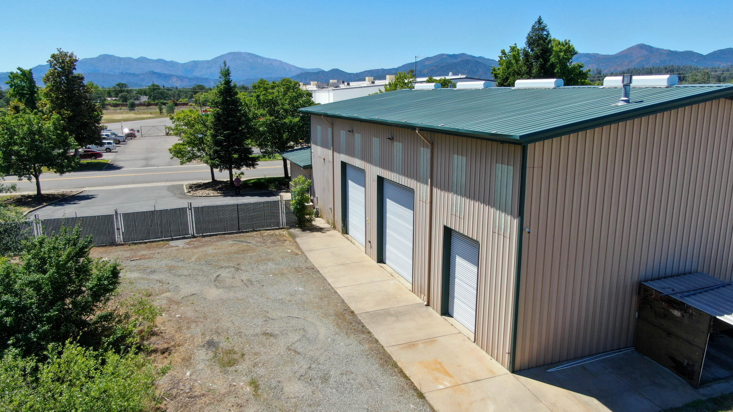 main property photo 9