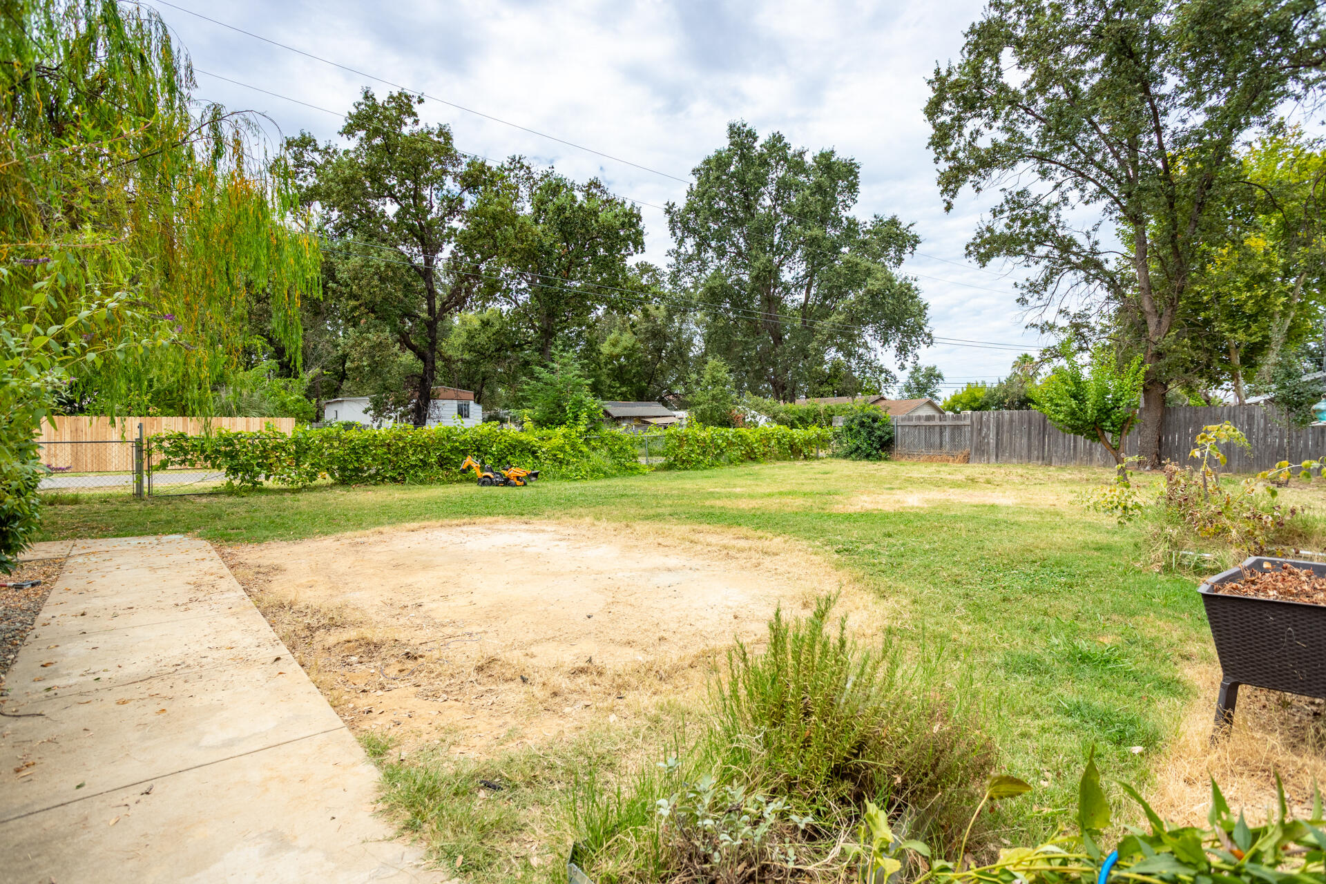 main property photo 22