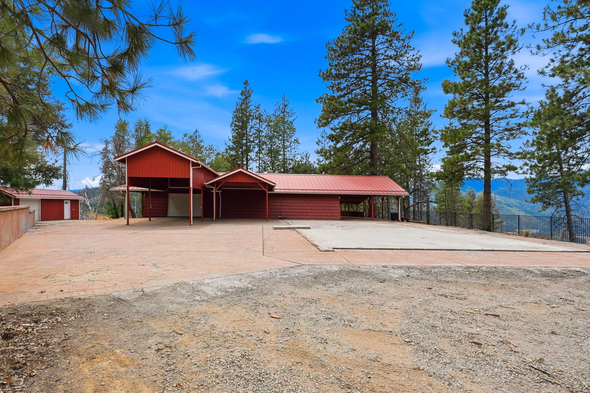 main property photo 23