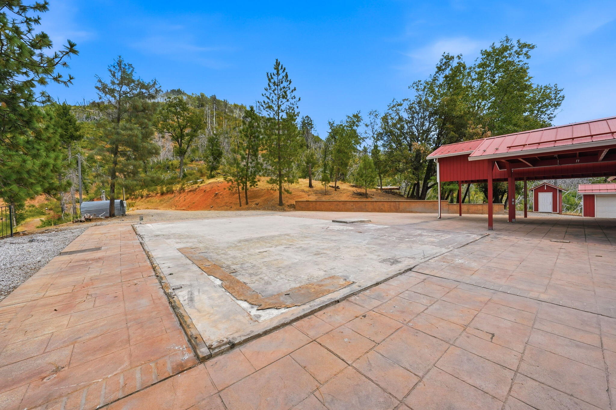 main property photo 26