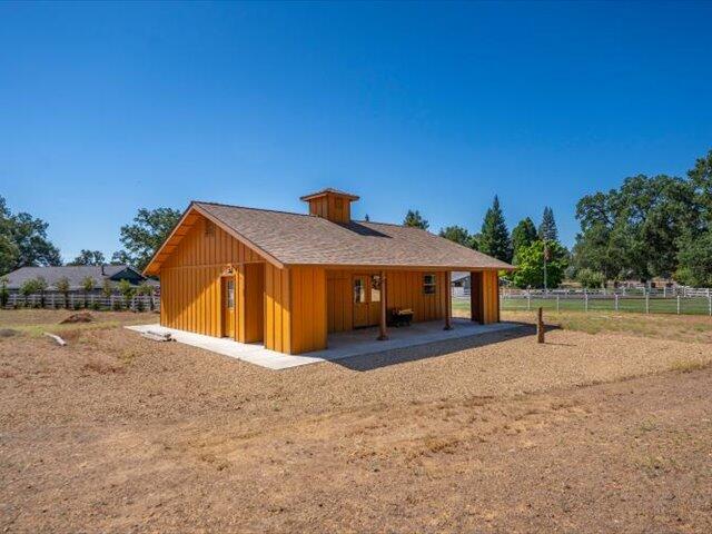 main property photo 40