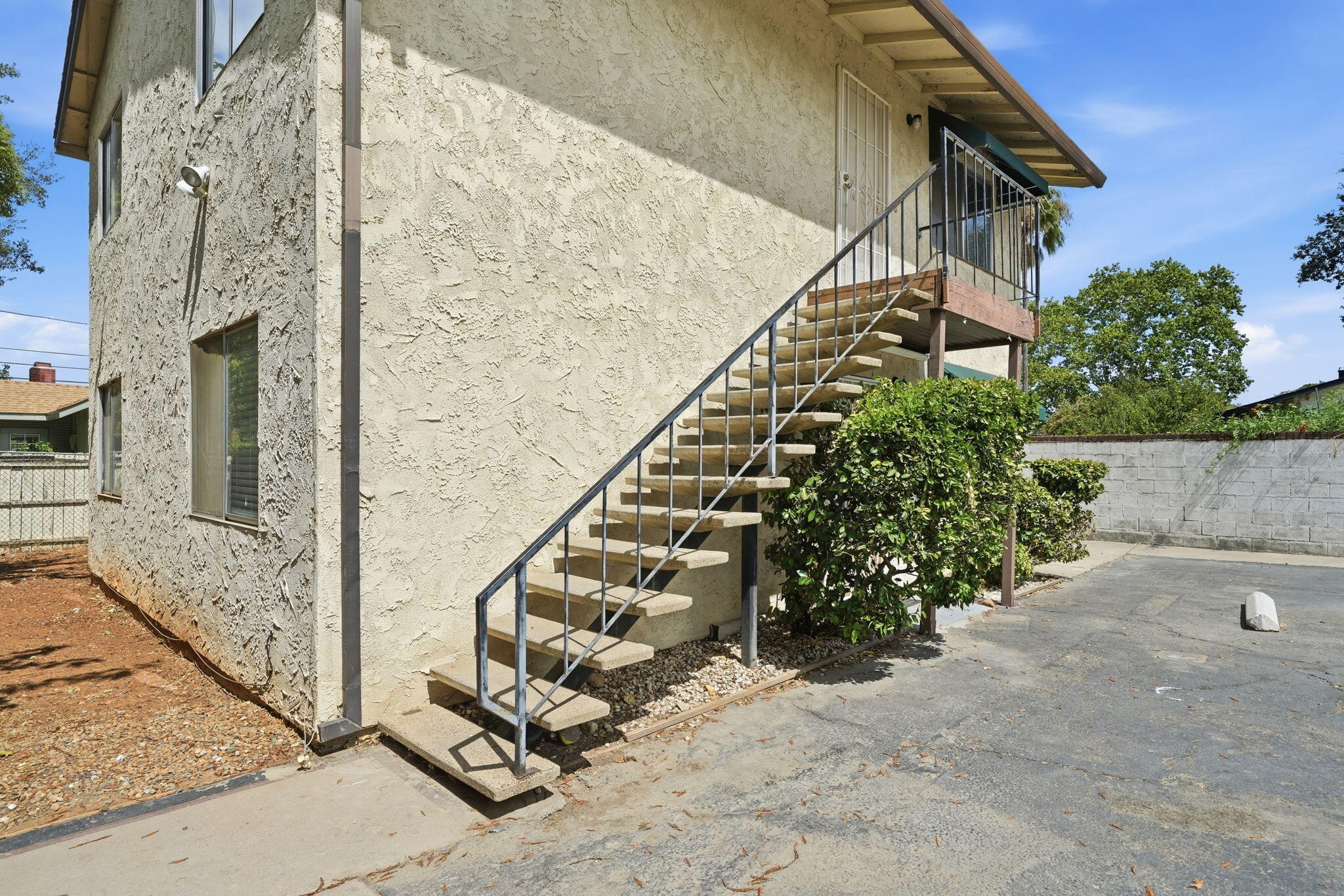 main property photo 31