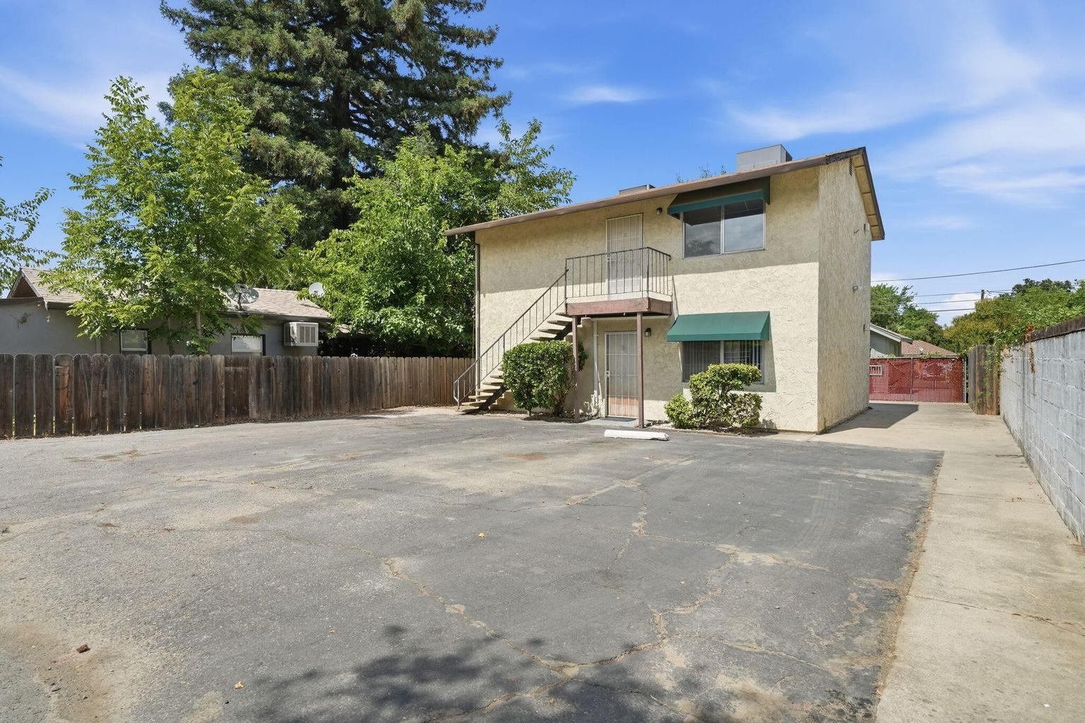 main property photo 19