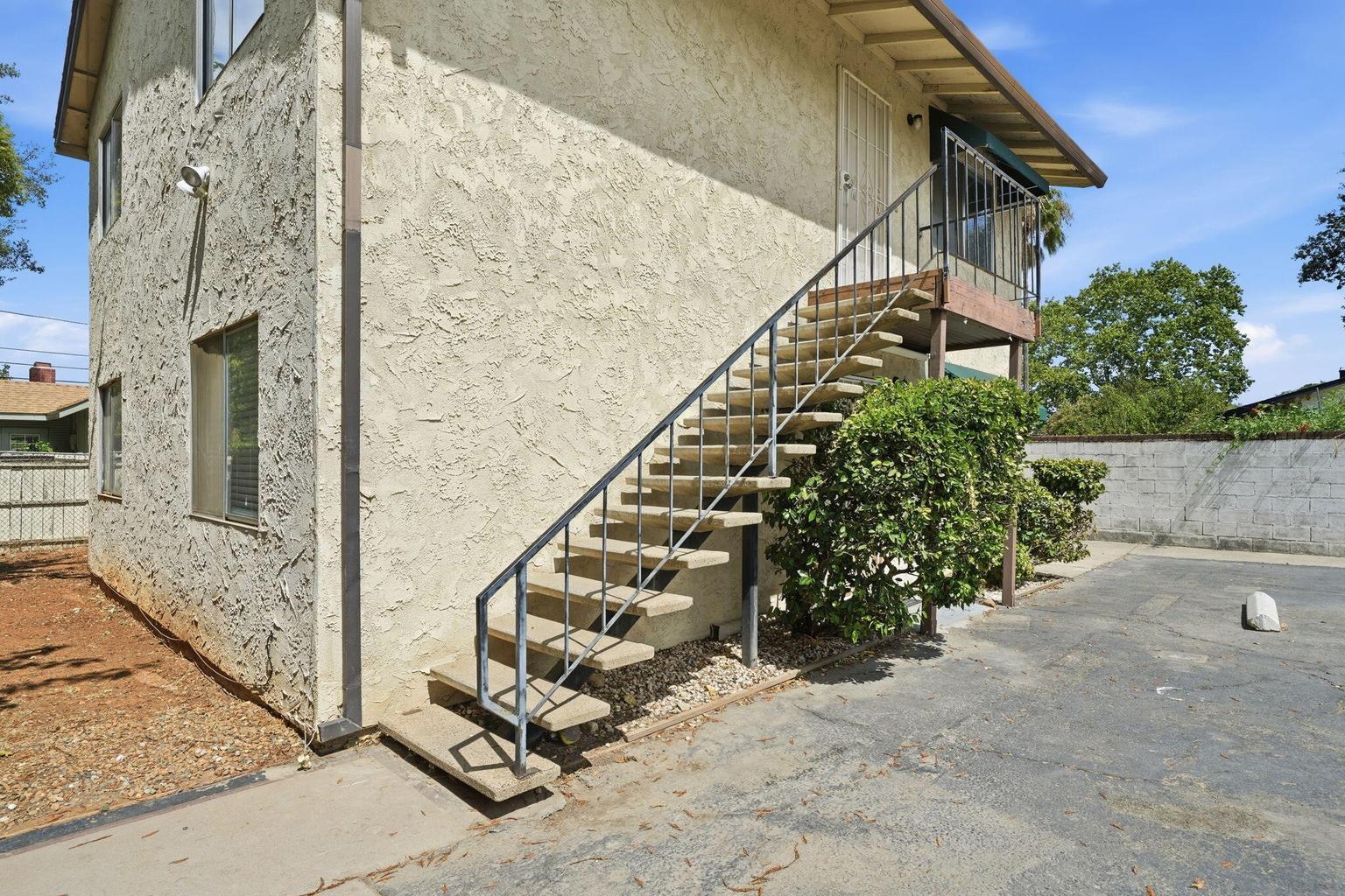 main property photo 31