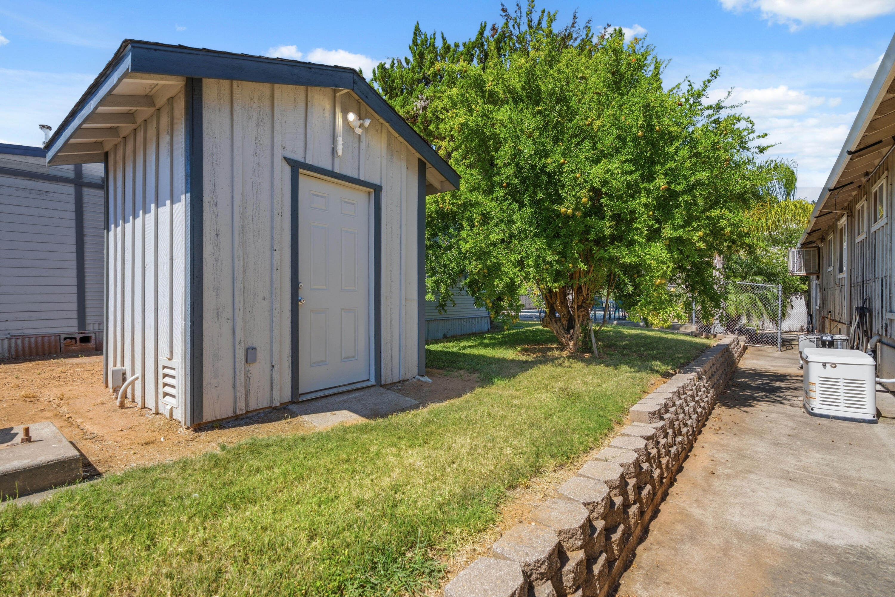 main property photo 34