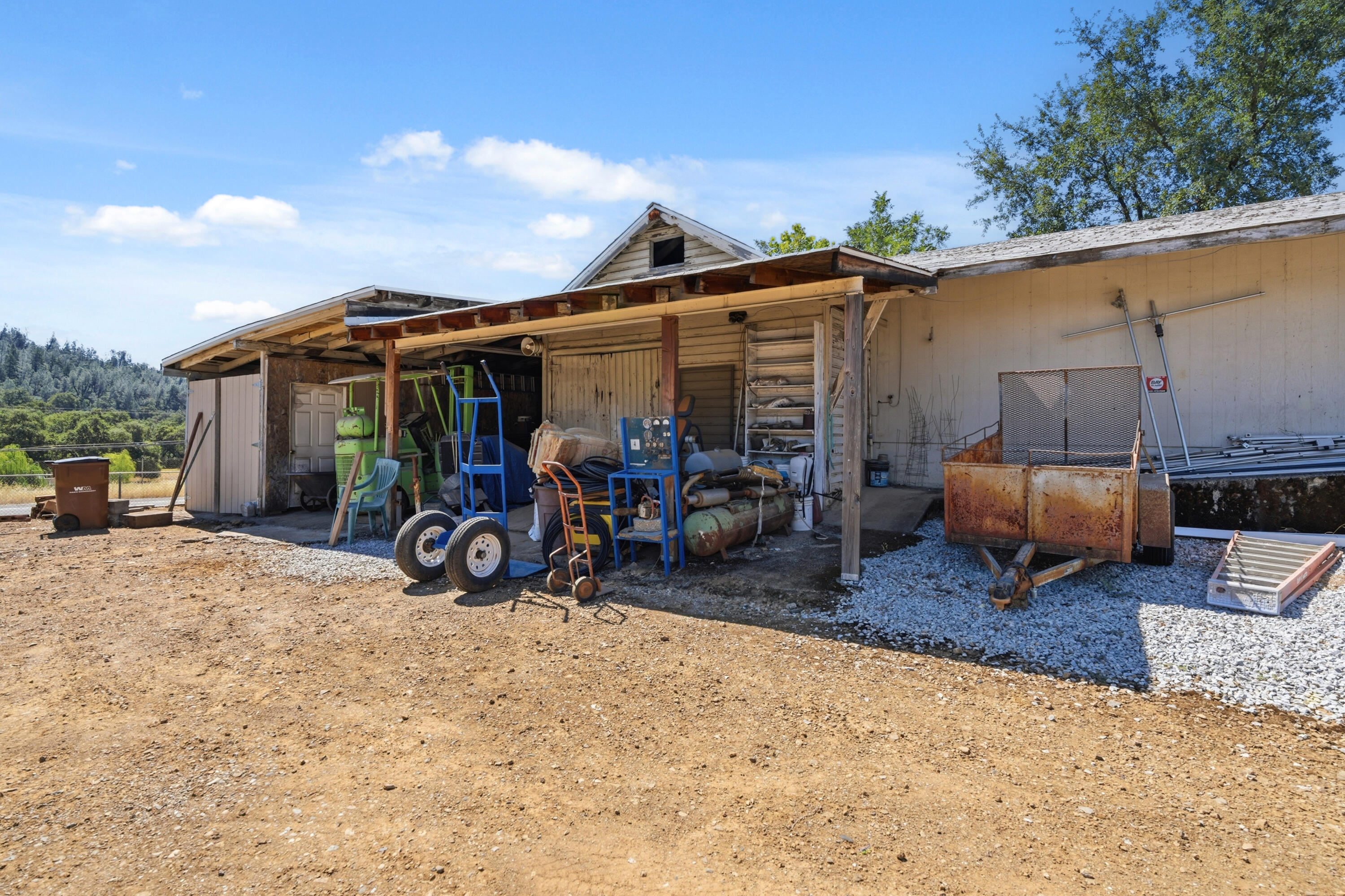 main property photo 36
